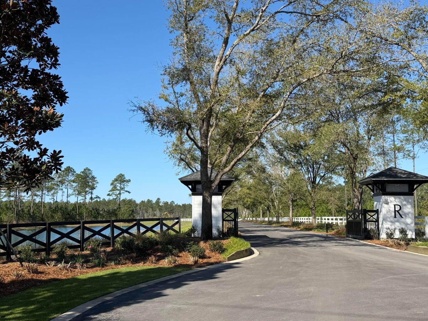HAMMOCK BAY - Land