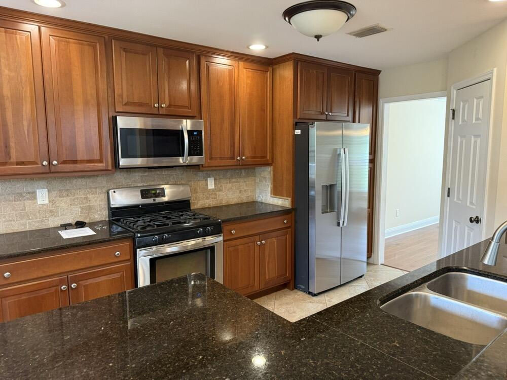 WOODRIDGE - Residential Lease