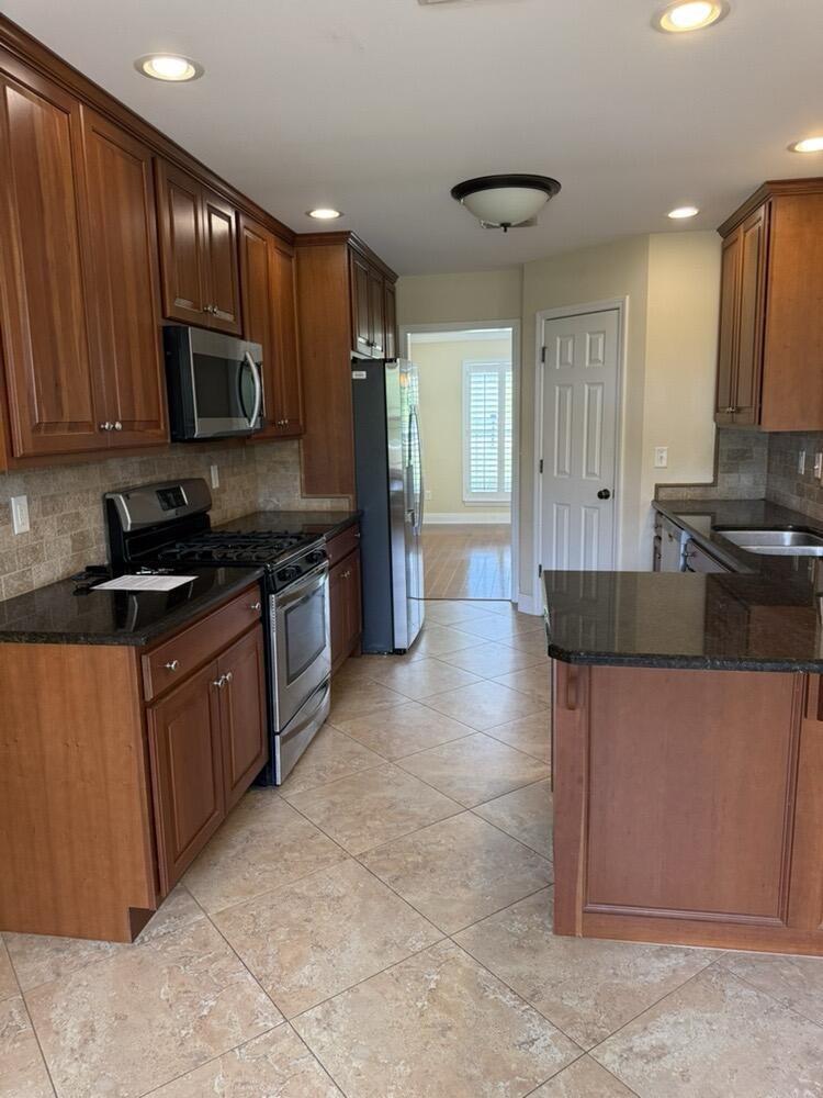 WOODRIDGE - Residential Lease