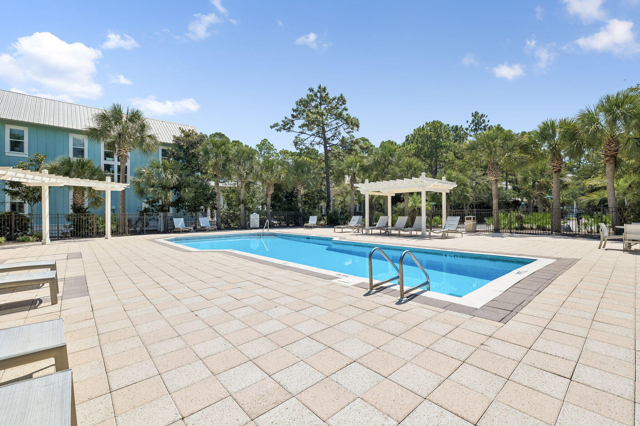 GROVE BY THE SEA - Residential