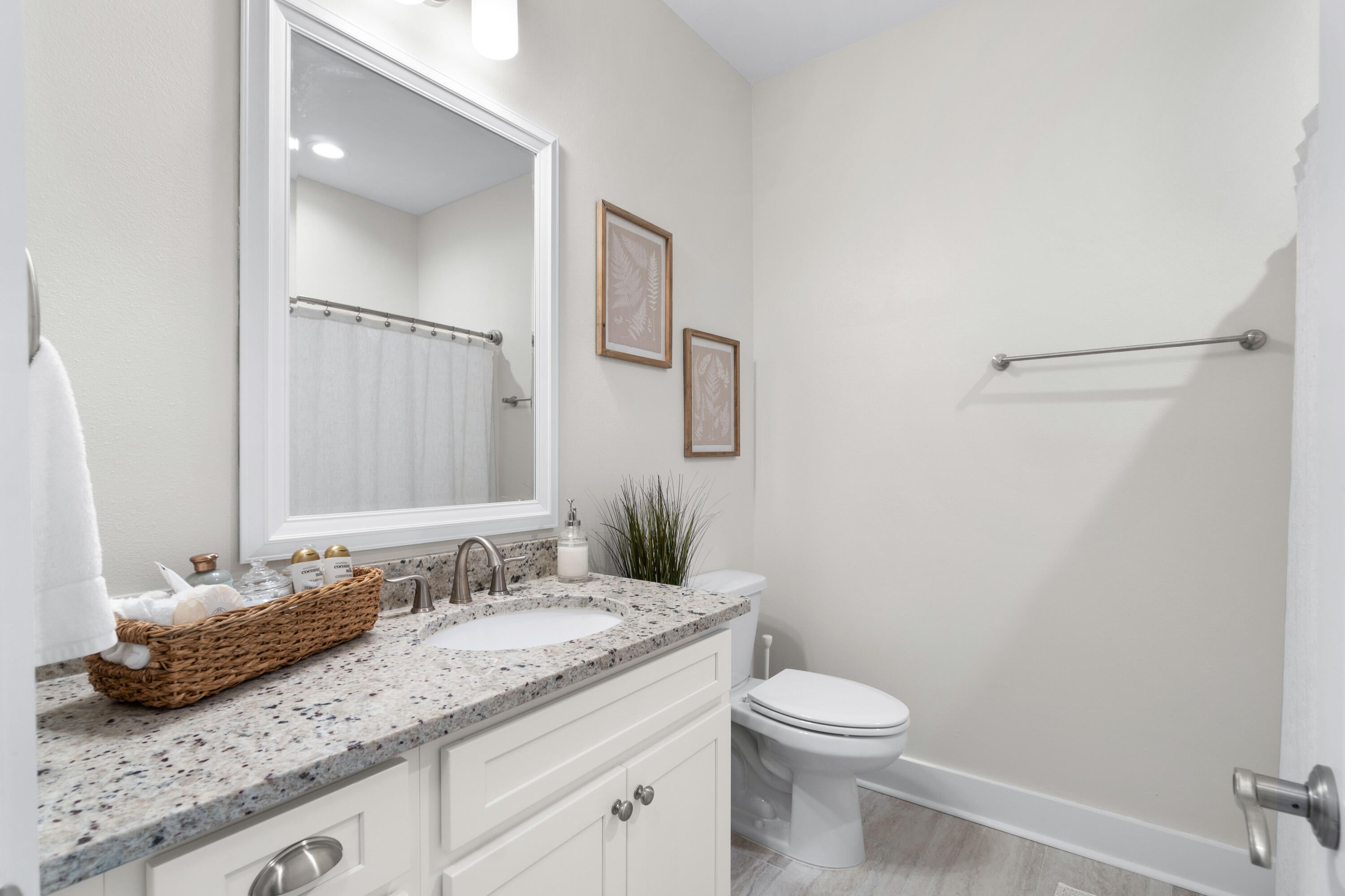BLUEWATER COMMON - Residential Lease