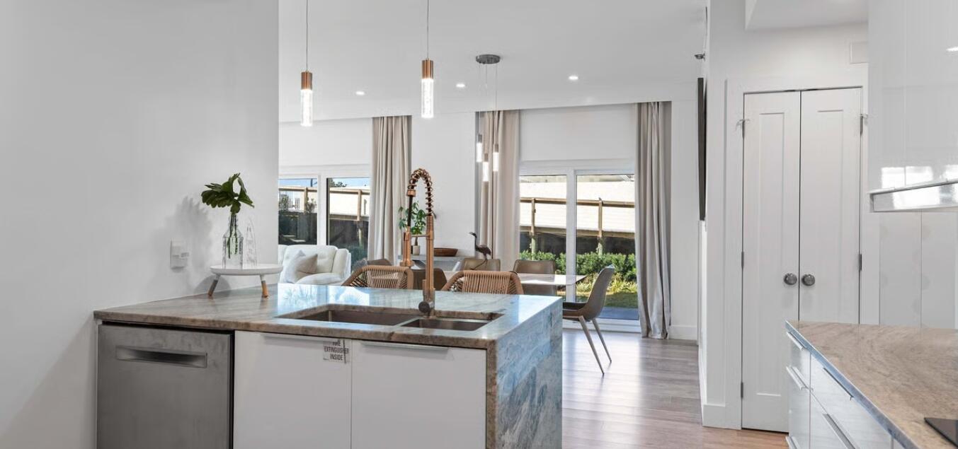 TOPS'L BEACH MANOR - Residential Lease