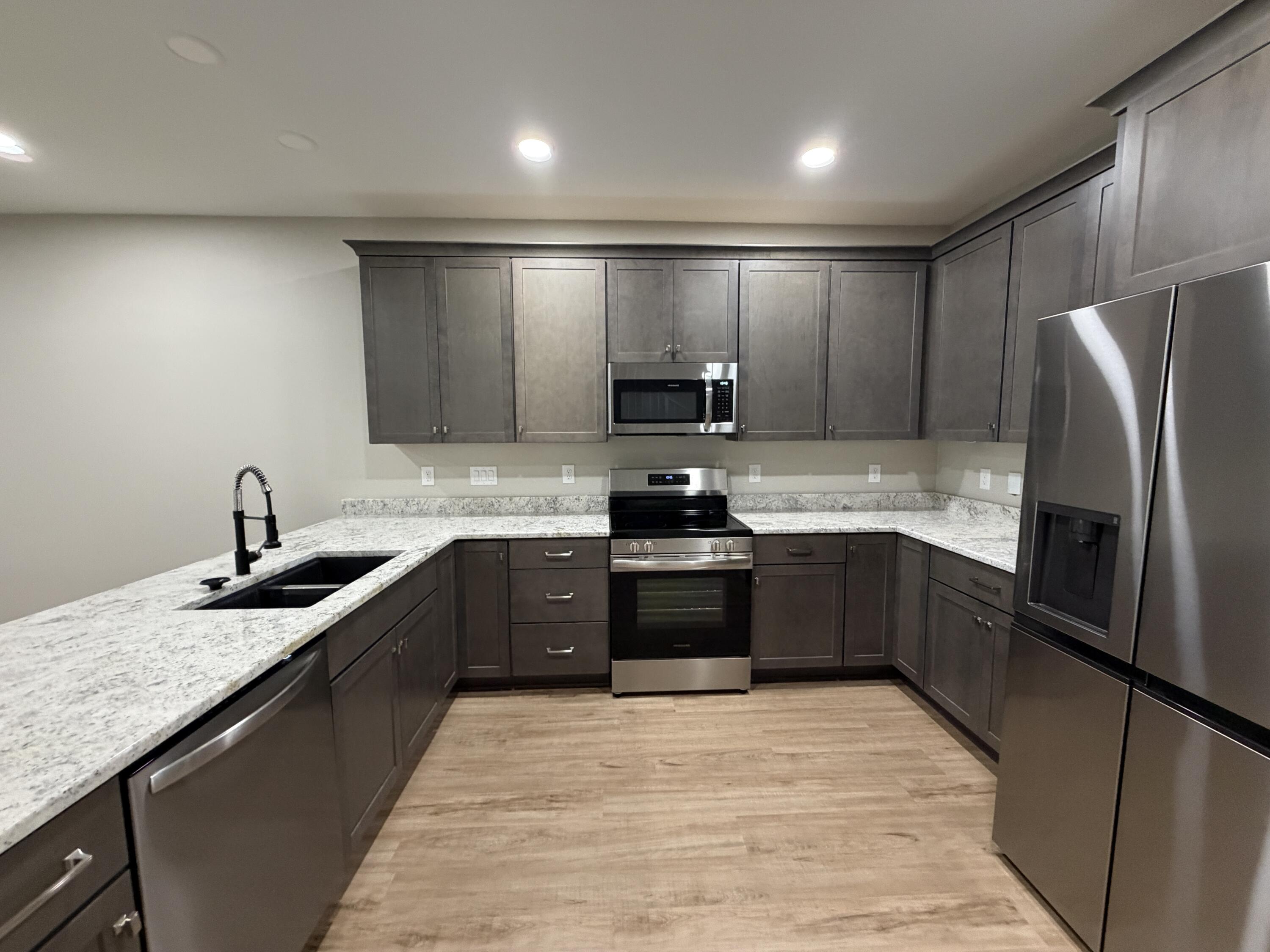 HIDDEN BAY VILLAGE - Residential Lease