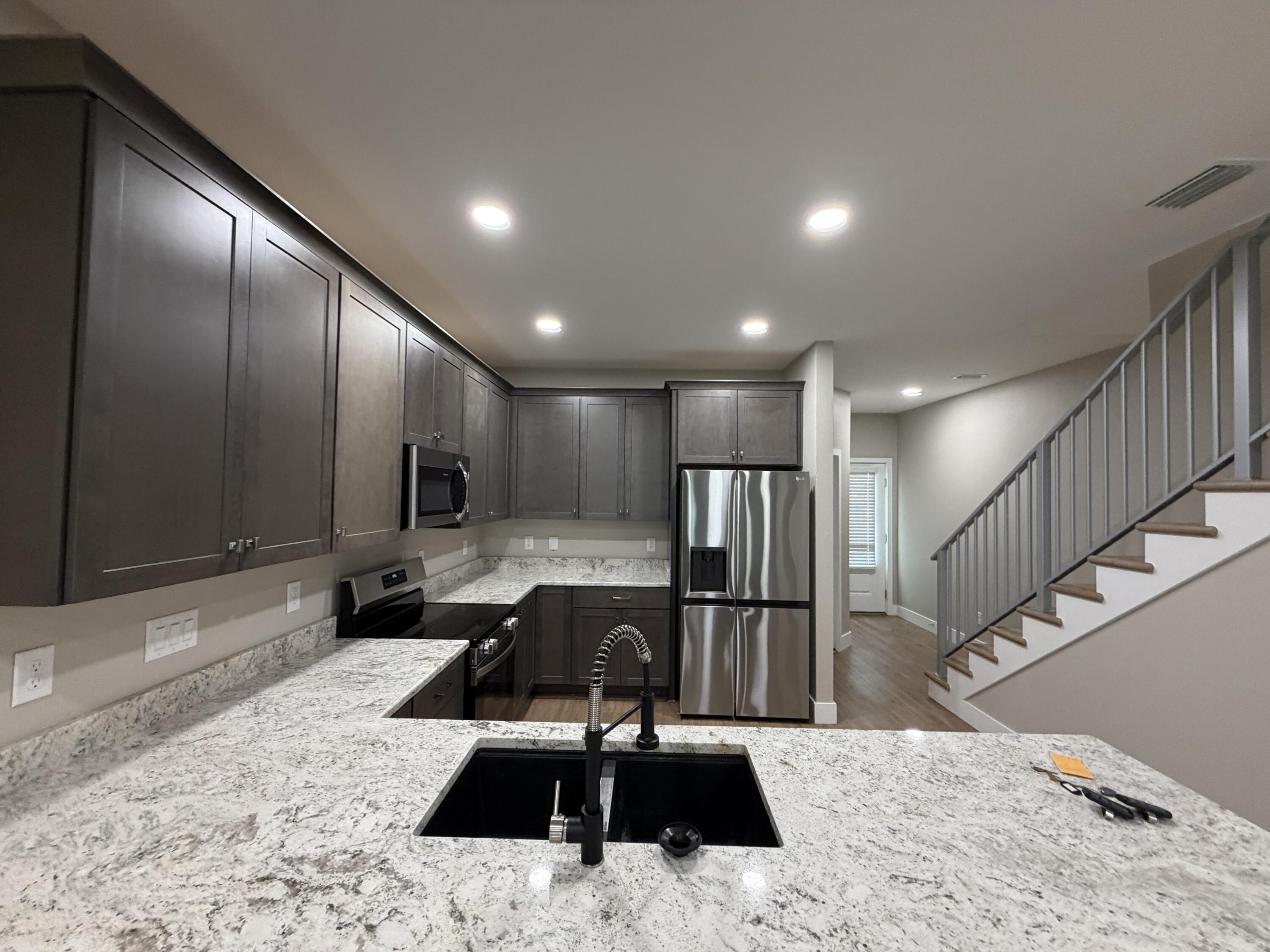 HIDDEN BAY VILLAGE - Residential Lease