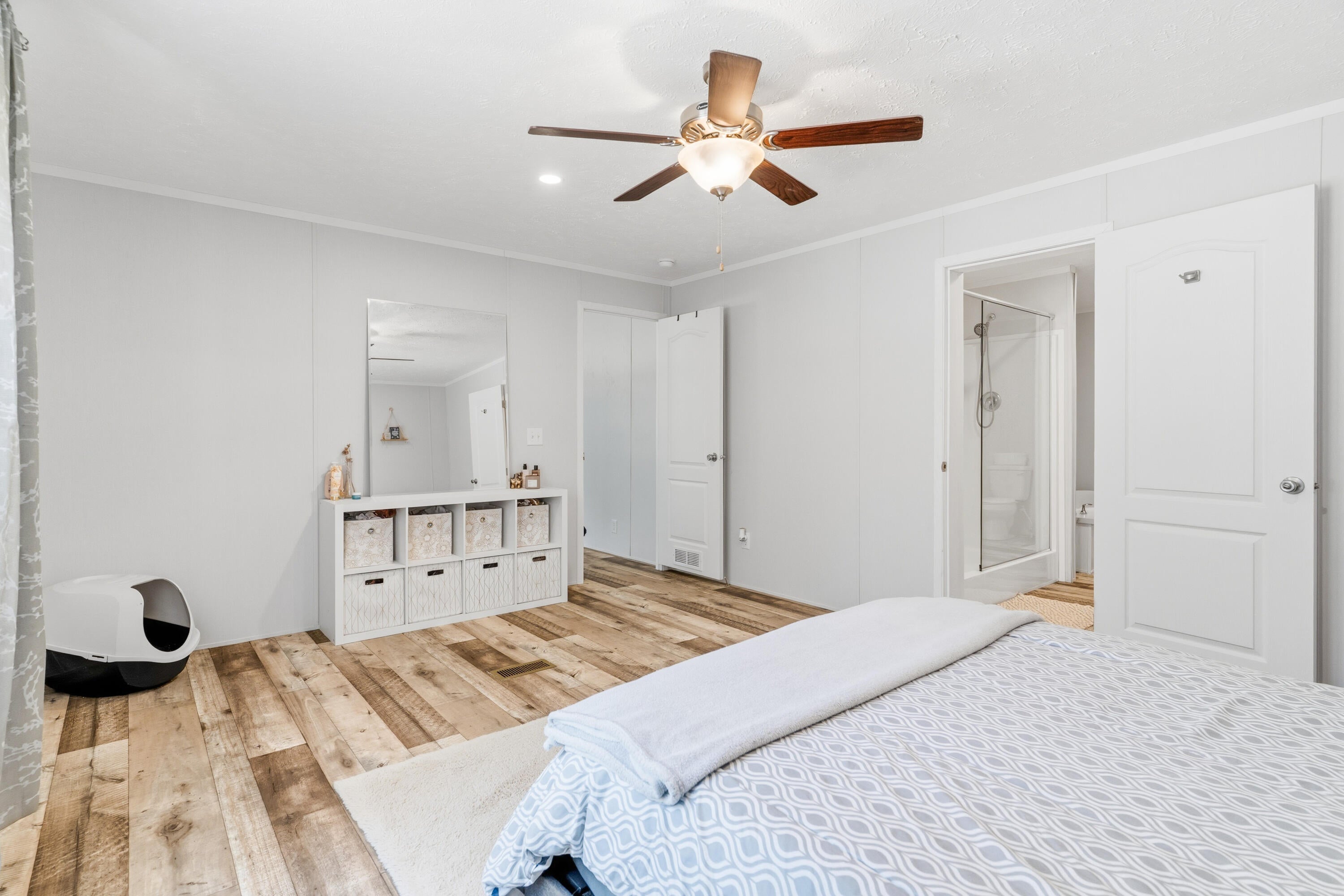 OAKWOOD HILLS - Residential