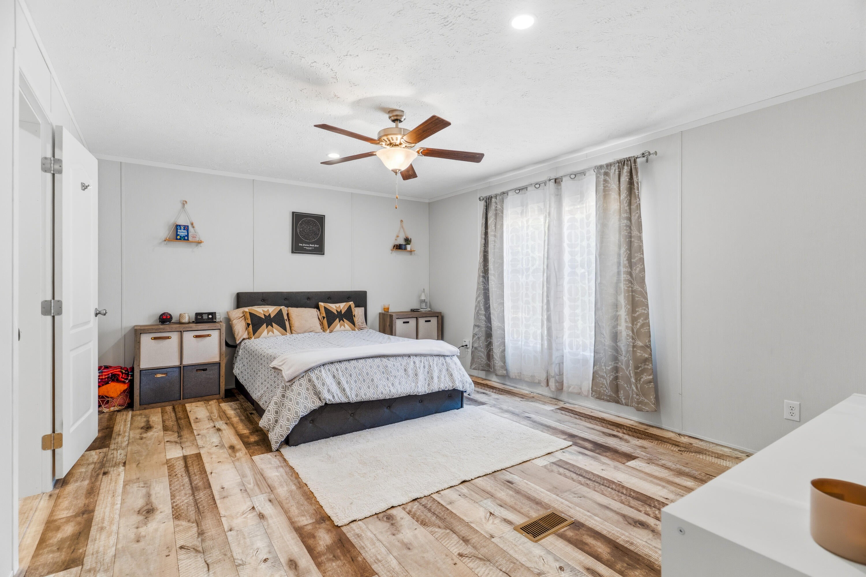 OAKWOOD HILLS - Residential