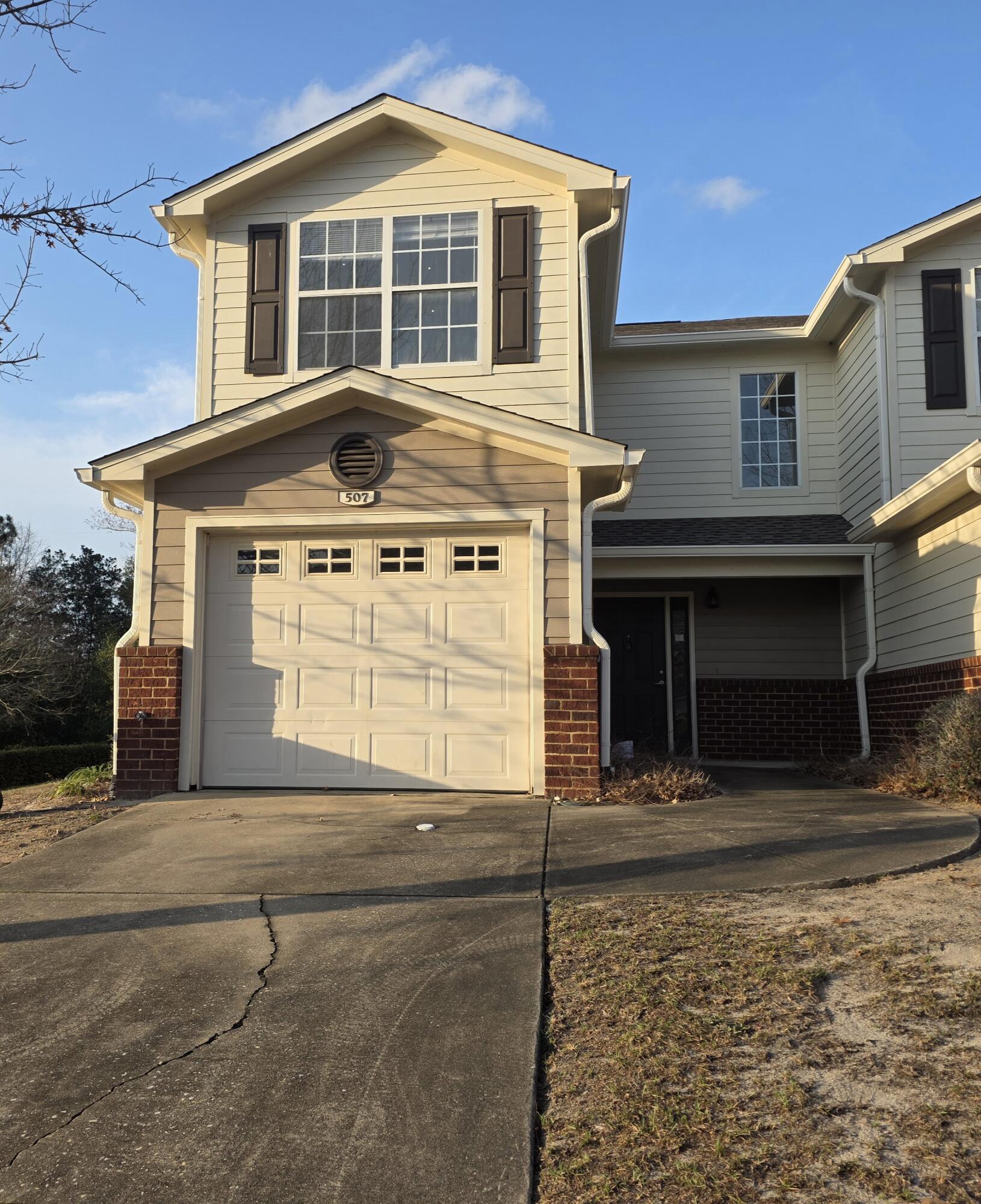 SHORT SALE. Townhome located  in Eagle's Landing. Property needs  a little TLC. Convenient access to town, dining and shopping. Buyer to verify all pertinent information including lot dimensions and square footage. Property is being sold AS-IS.