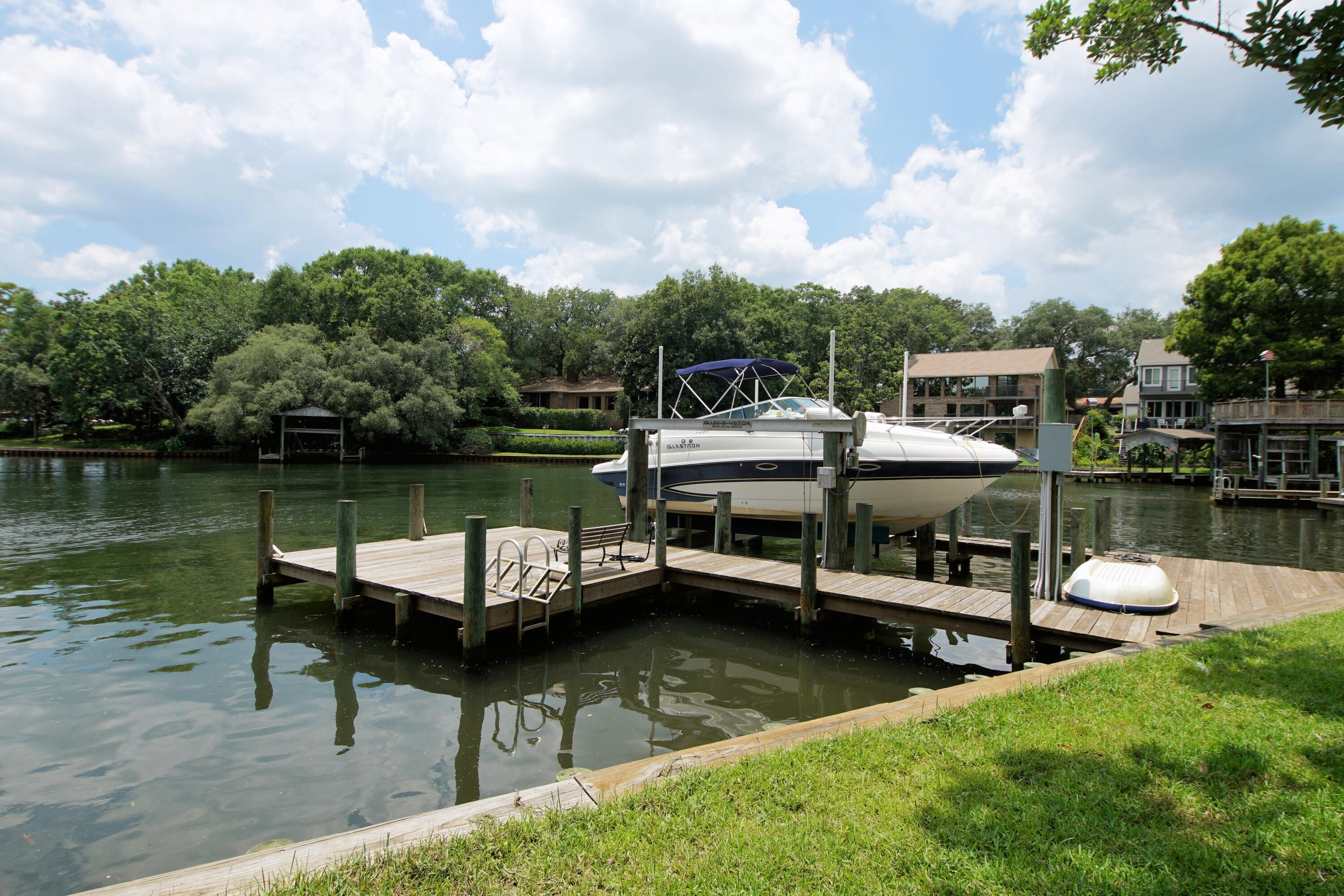 AZALEA SHORES - Residential