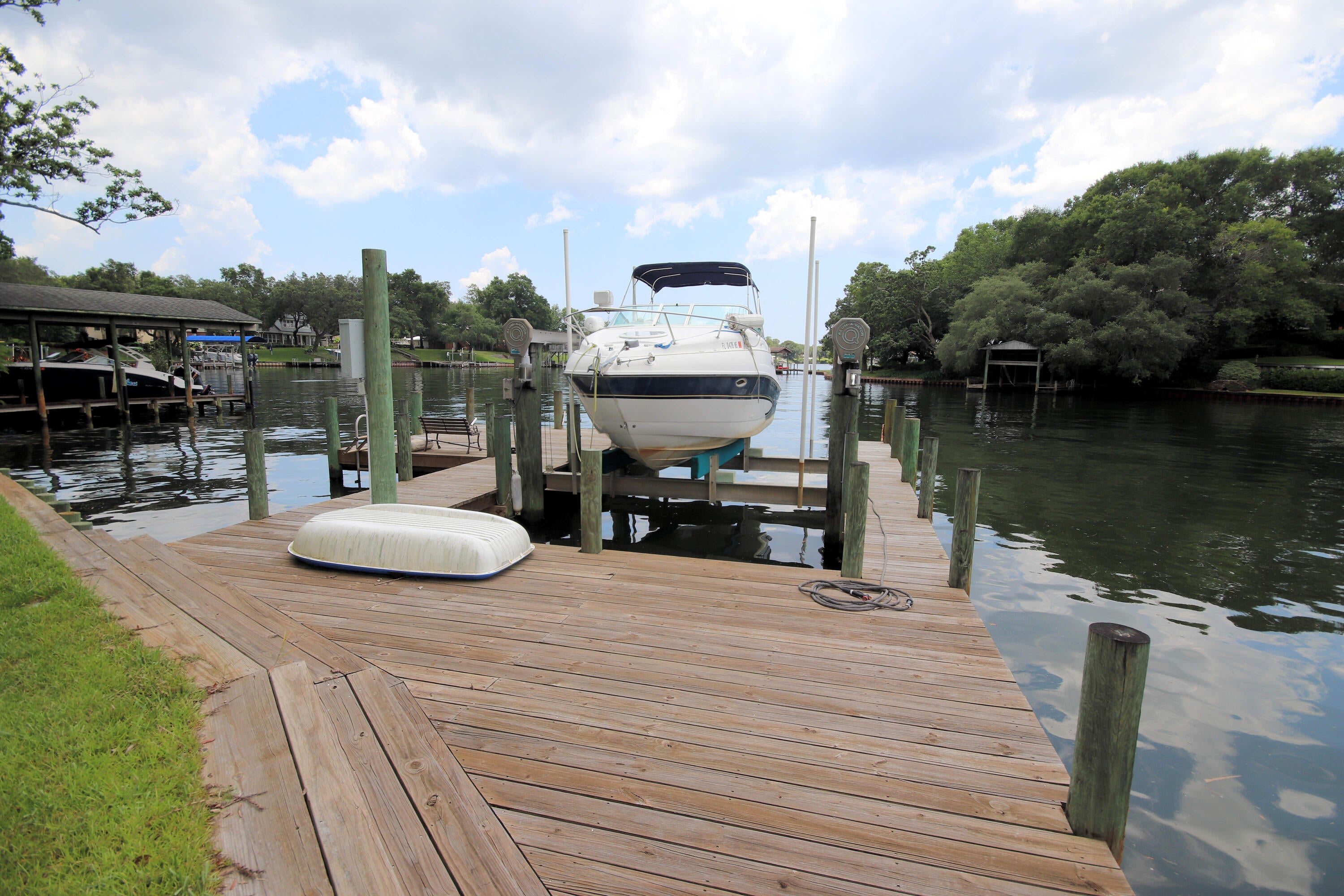AZALEA SHORES - Residential