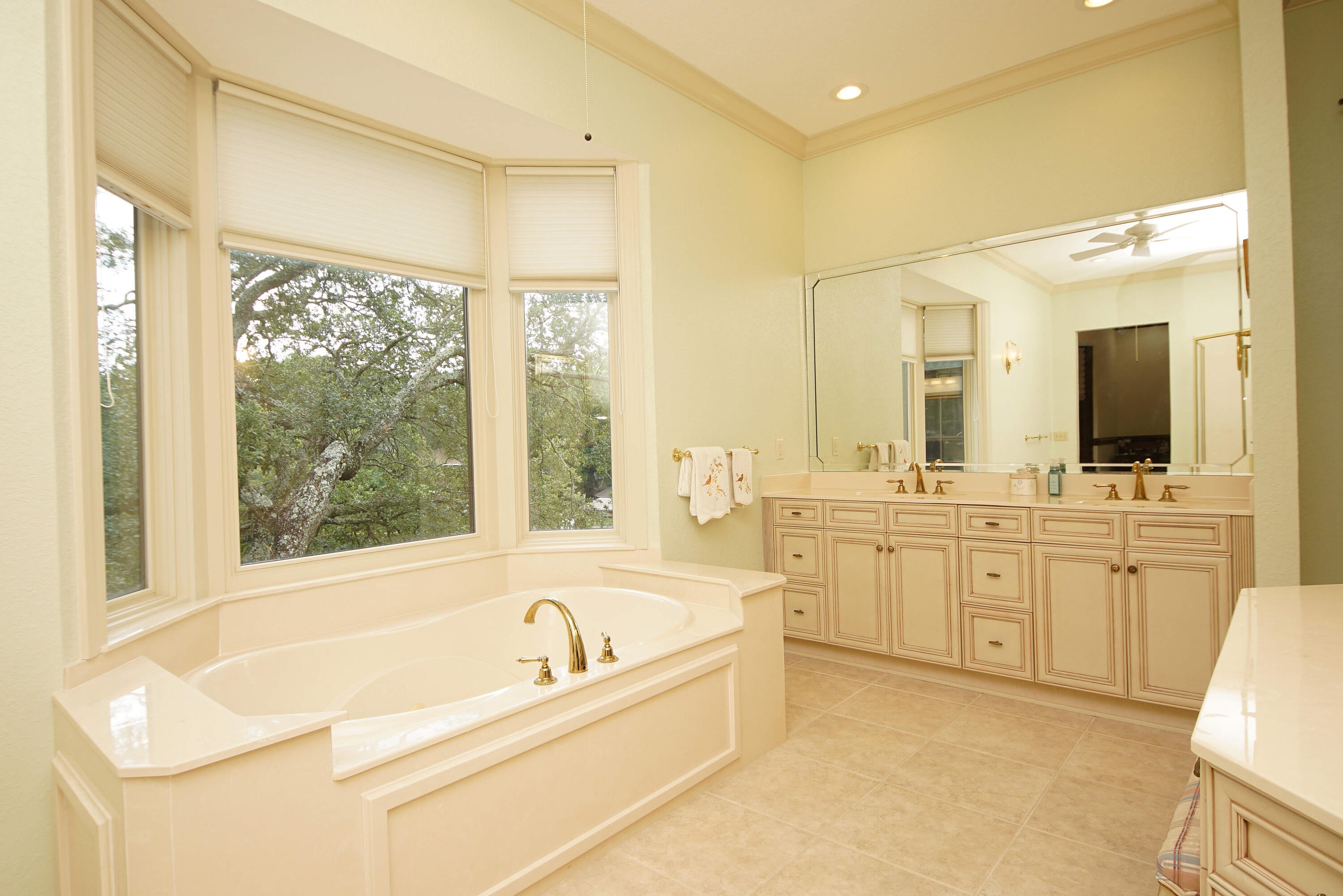 AZALEA SHORES - Residential
