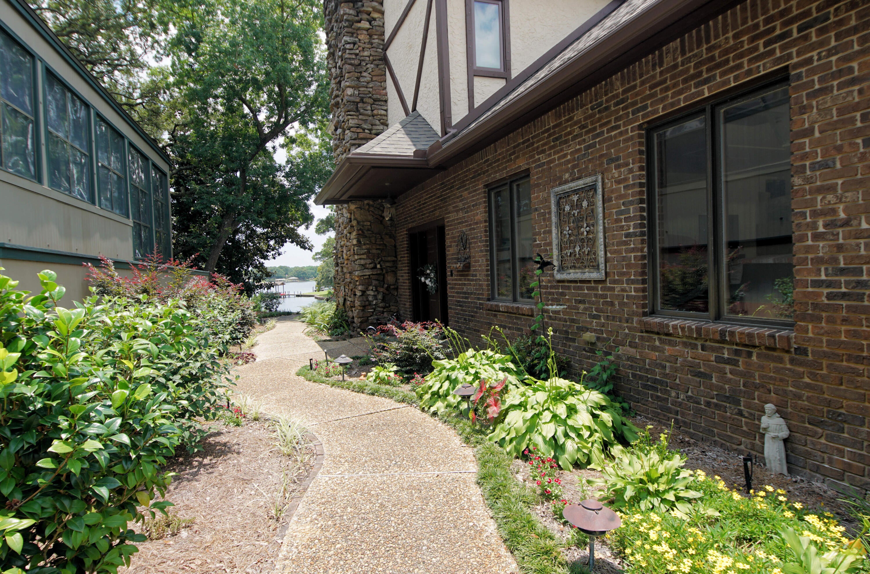 AZALEA SHORES - Residential