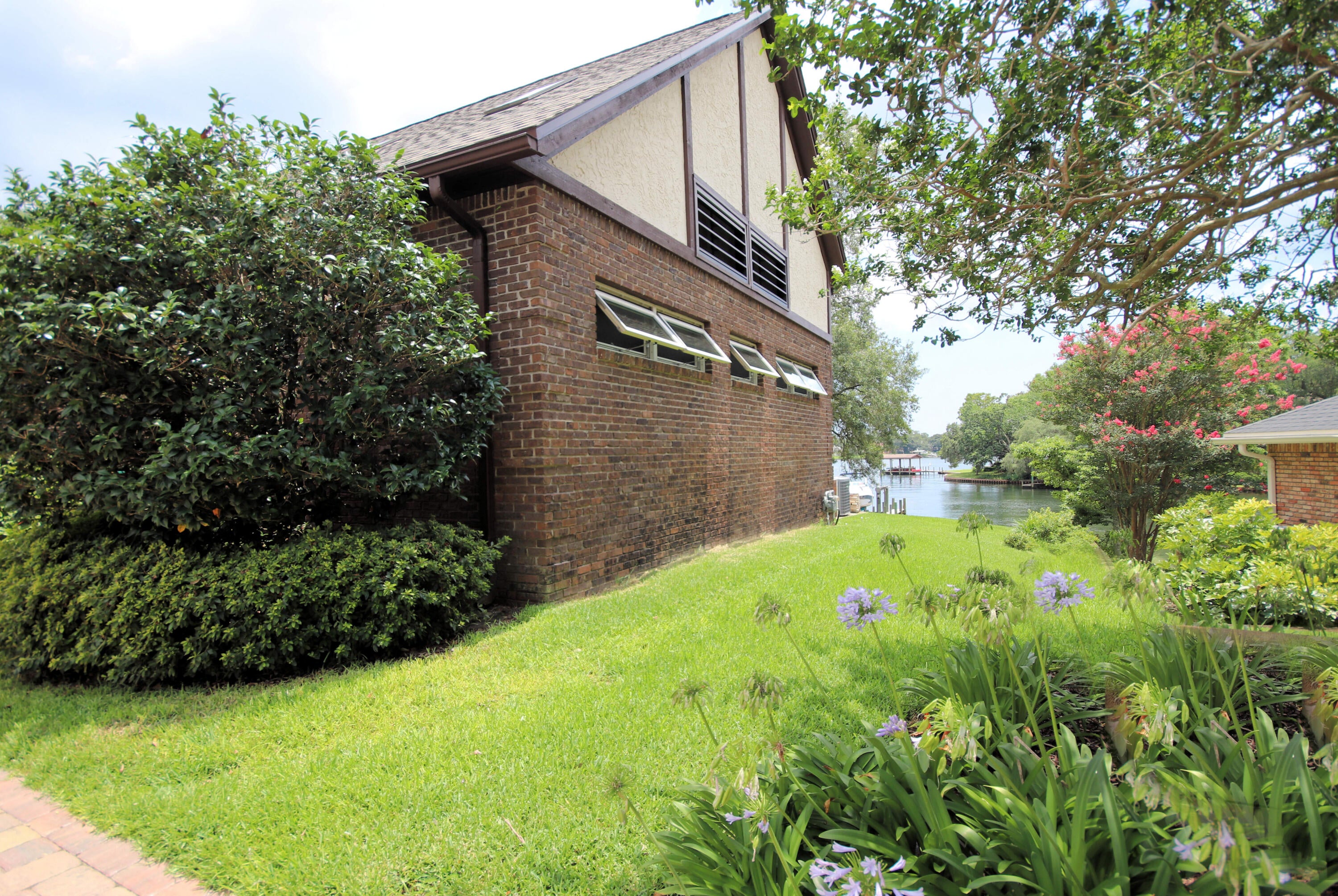 AZALEA SHORES - Residential