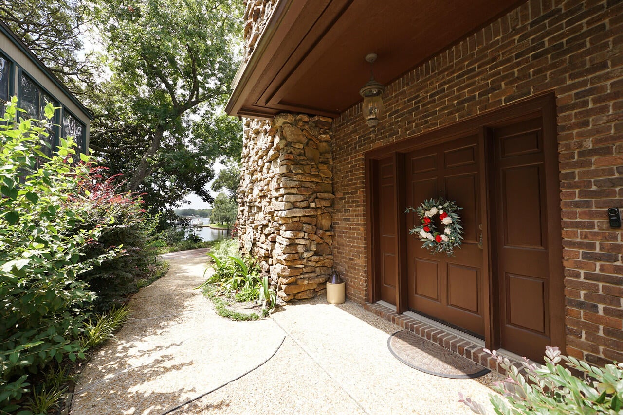 AZALEA SHORES - Residential