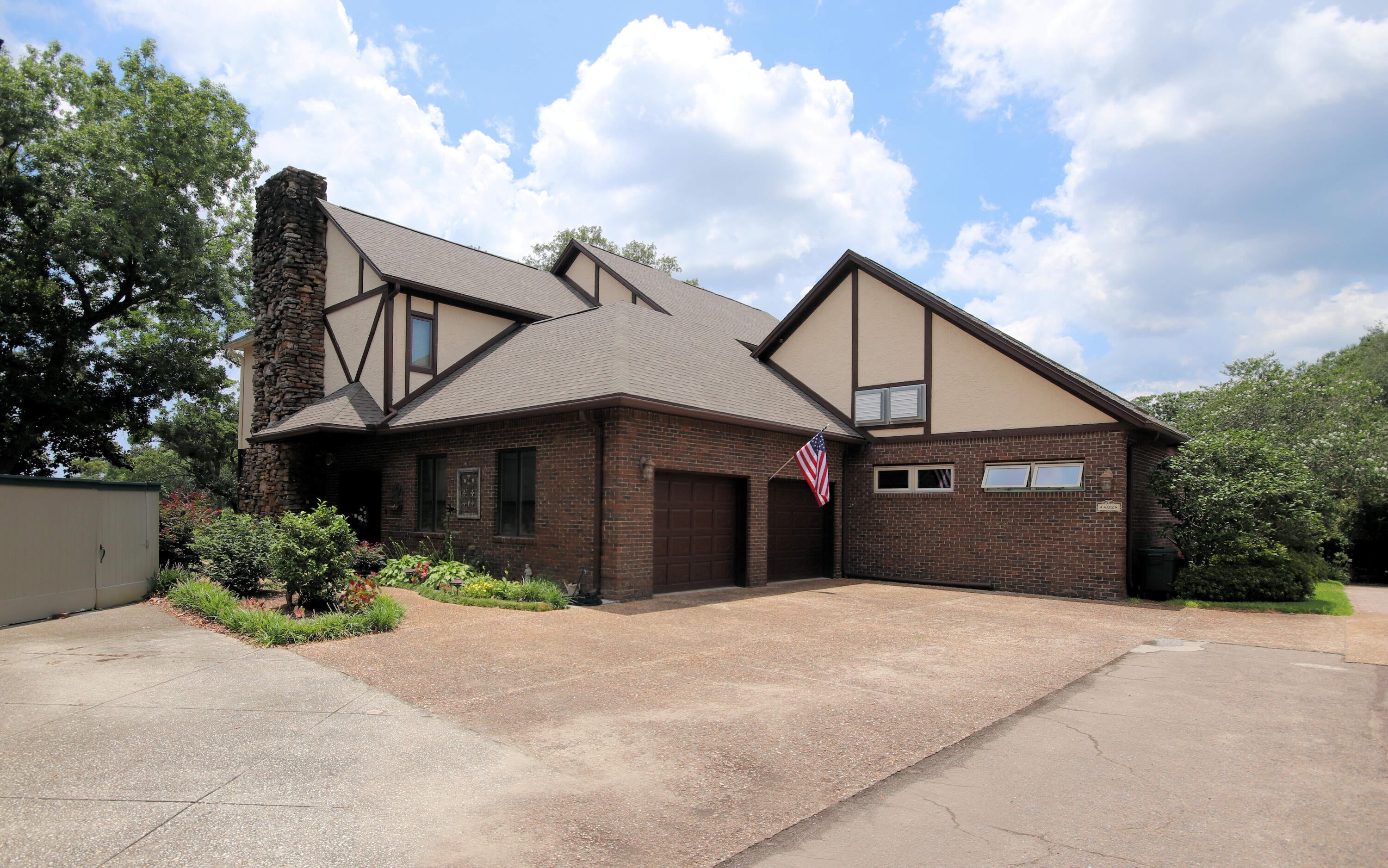 AZALEA SHORES - Residential