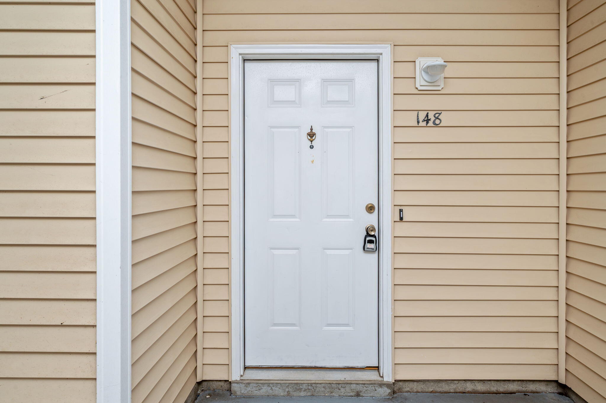 OAKS THE - Residential Lease