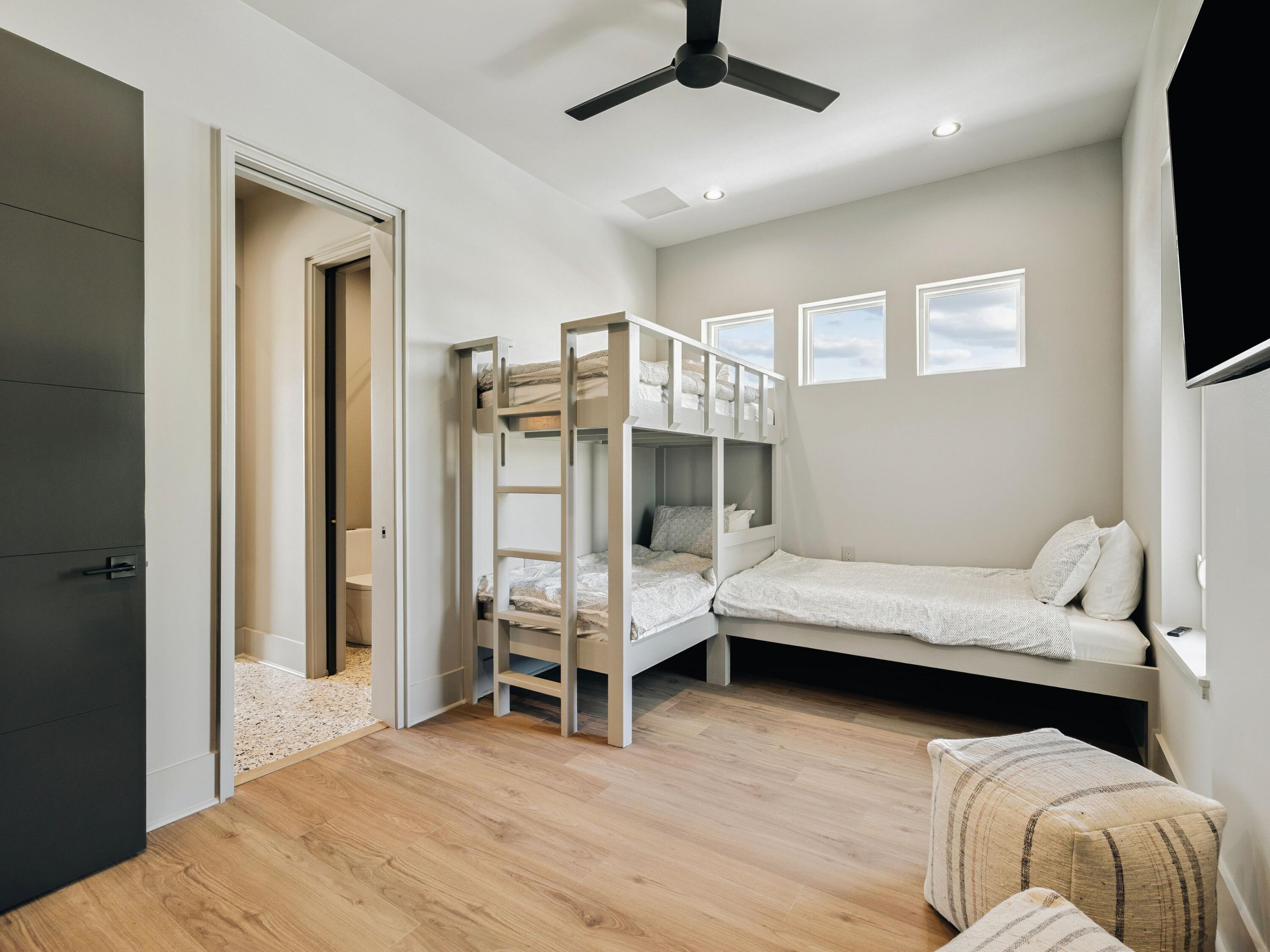 RIVIERA BEACH - Residential