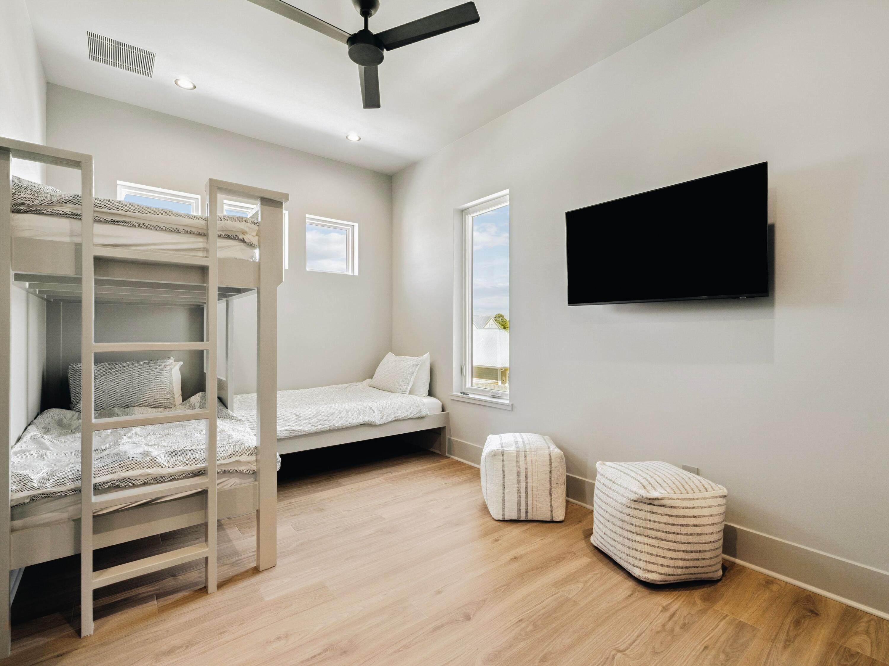 RIVIERA BEACH - Residential