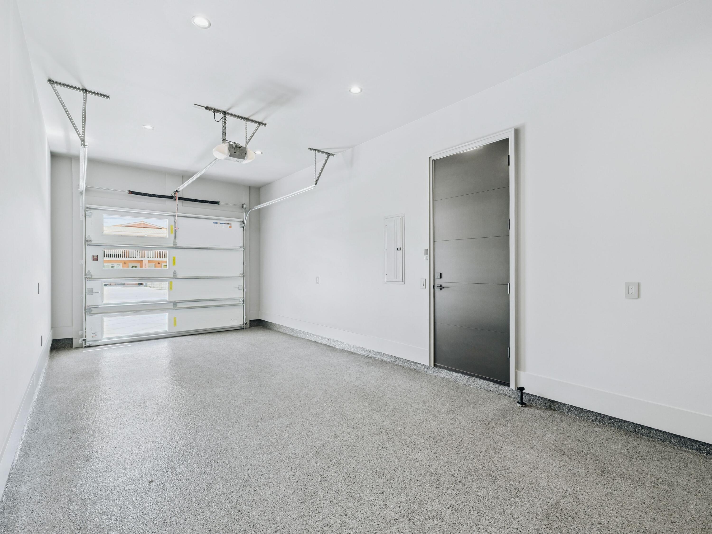 RIVIERA BEACH - Residential
