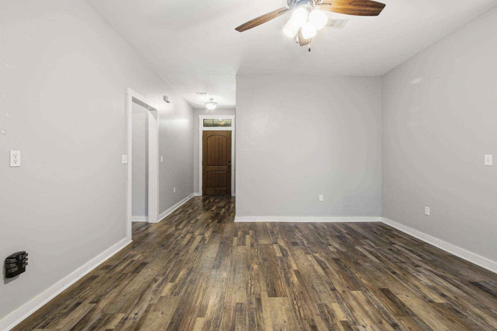 WALSH GLEN ESTATES LOT 13 - Residential