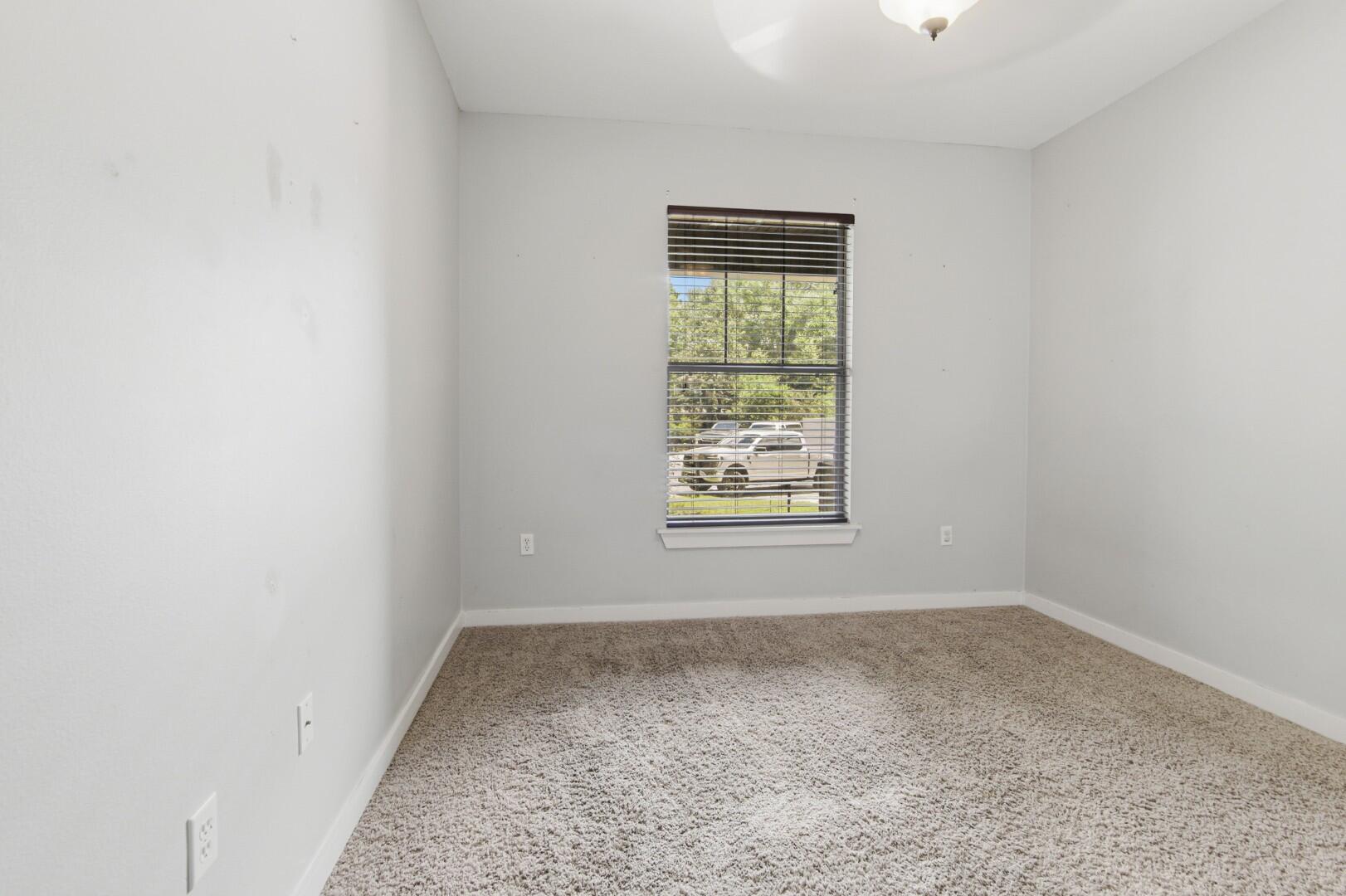 WALSH GLEN ESTATES LOT 13 - Residential