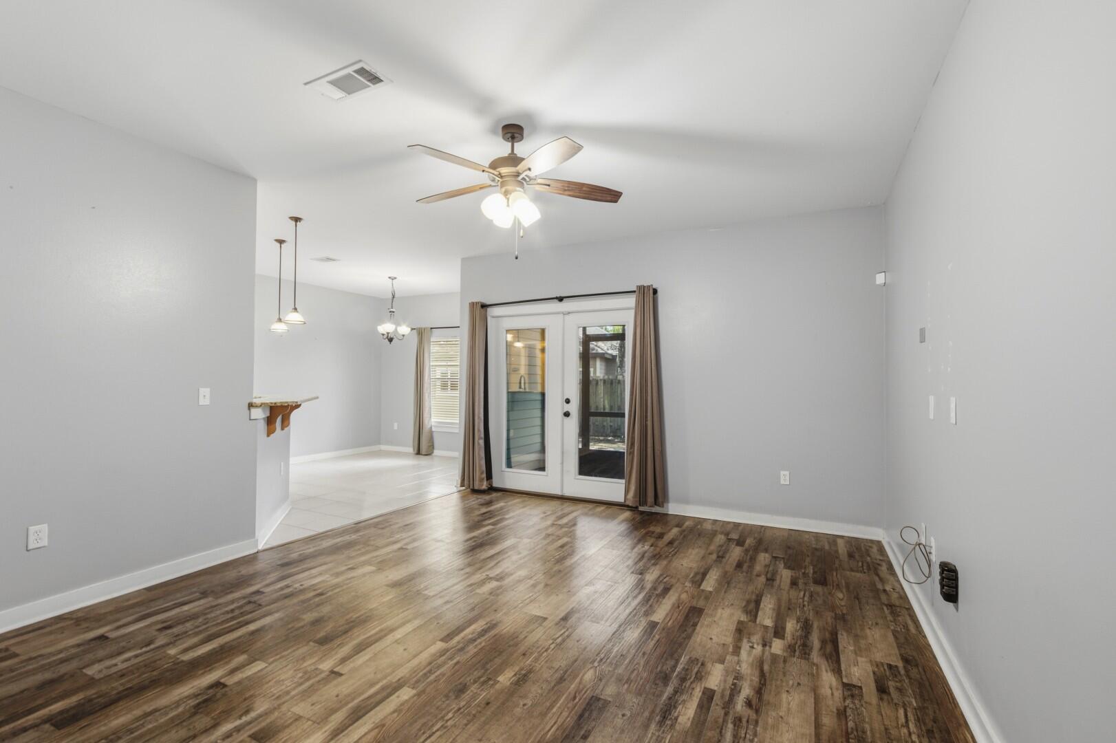 WALSH GLEN ESTATES LOT 13 - Residential