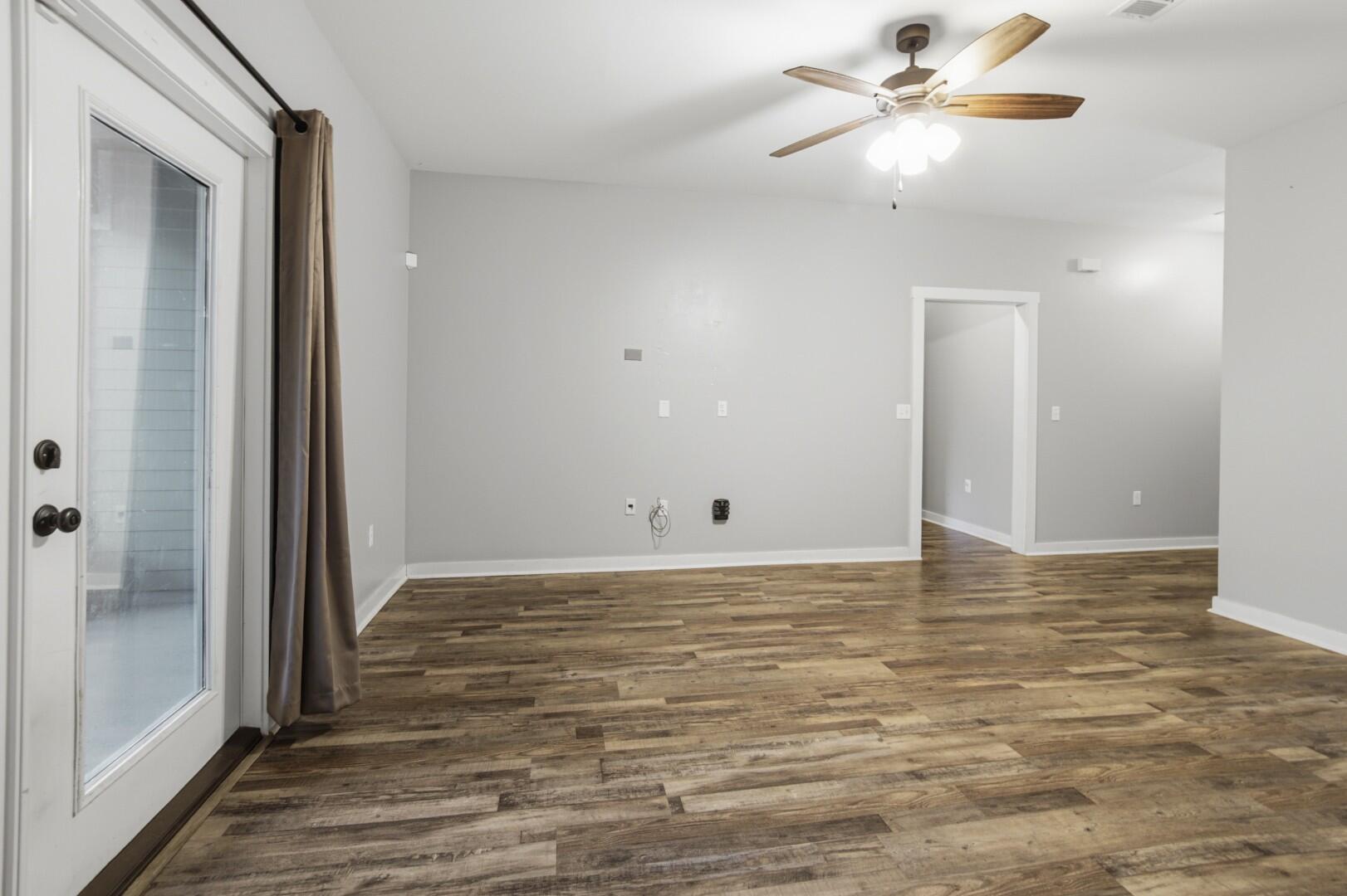 WALSH GLEN ESTATES LOT 13 - Residential