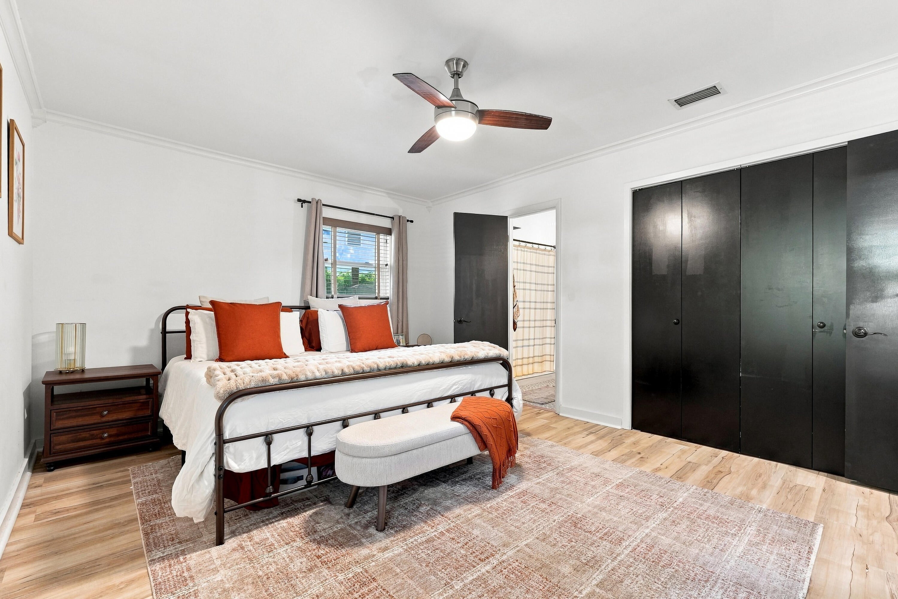 PORT DIXIE ALL OF LOTS 21 22 & E1/2 - Residential