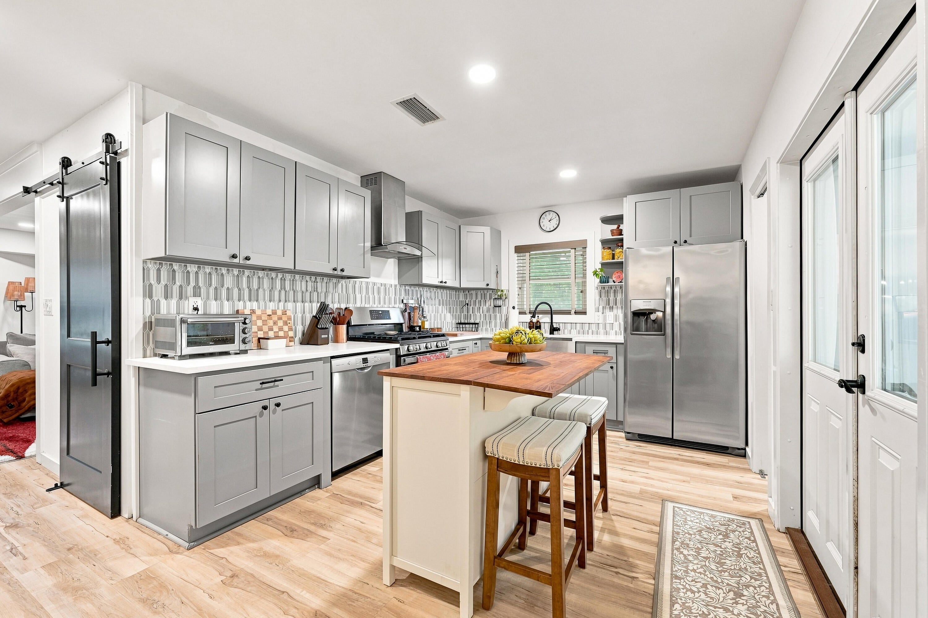 PORT DIXIE ALL OF LOTS 21 22 & E1/2 - Residential