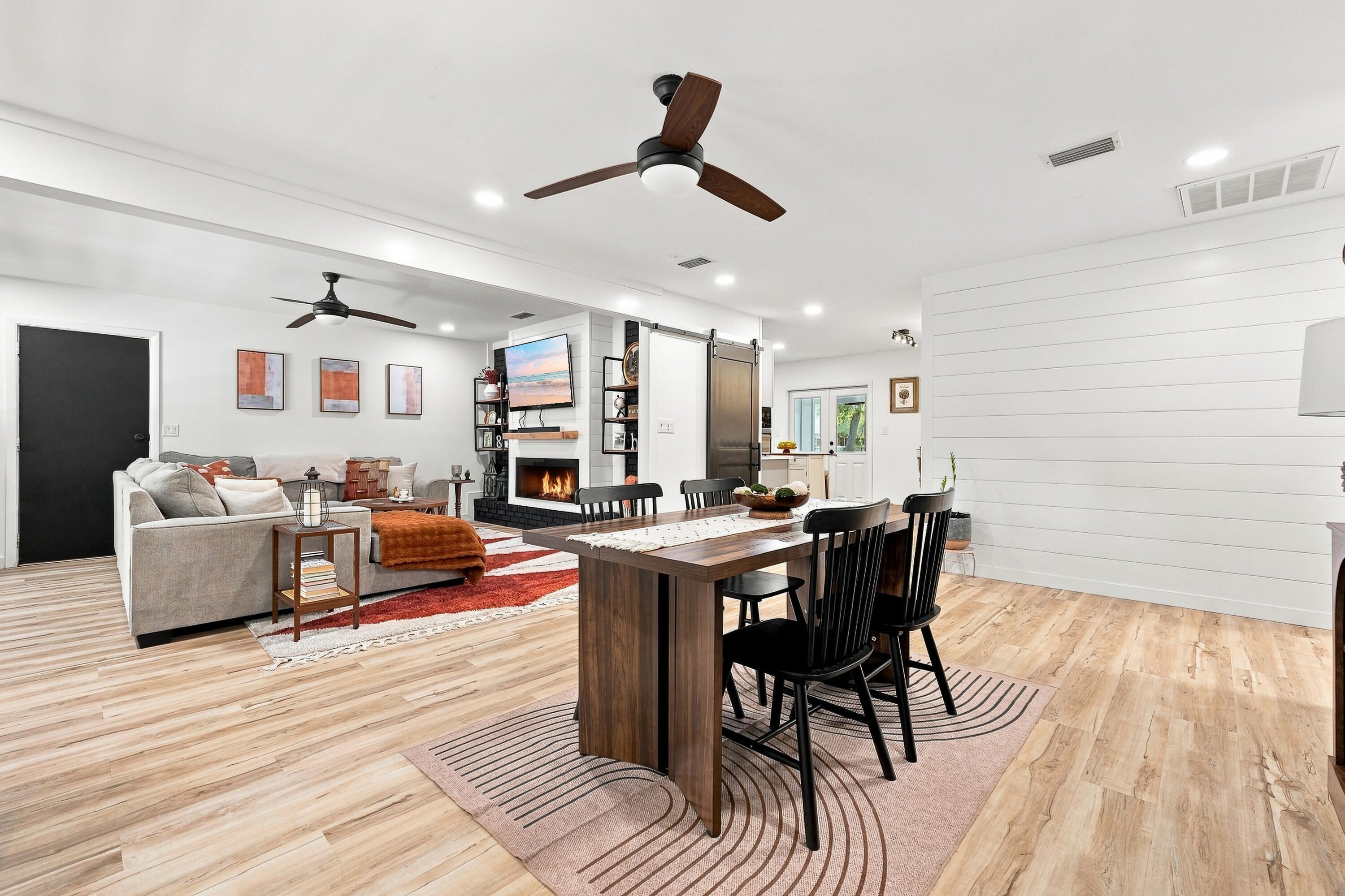 PORT DIXIE ALL OF LOTS 21 22 & E1/2 - Residential