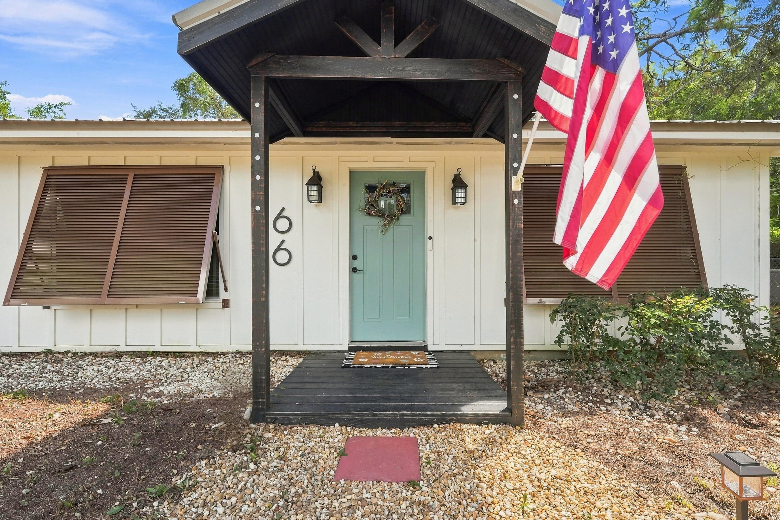 PORT DIXIE ALL OF LOTS 21 22 & E1/2 - Residential