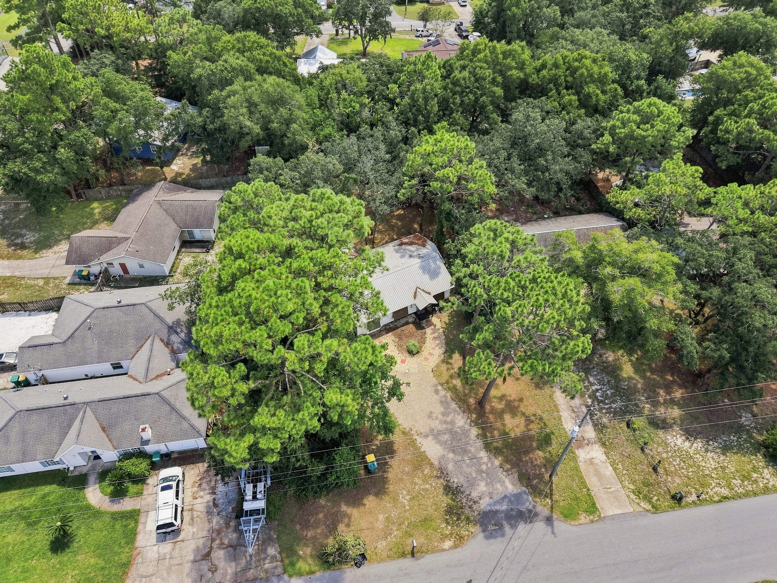 PORT DIXIE ALL OF LOTS 21 22 & E1/2 - Residential