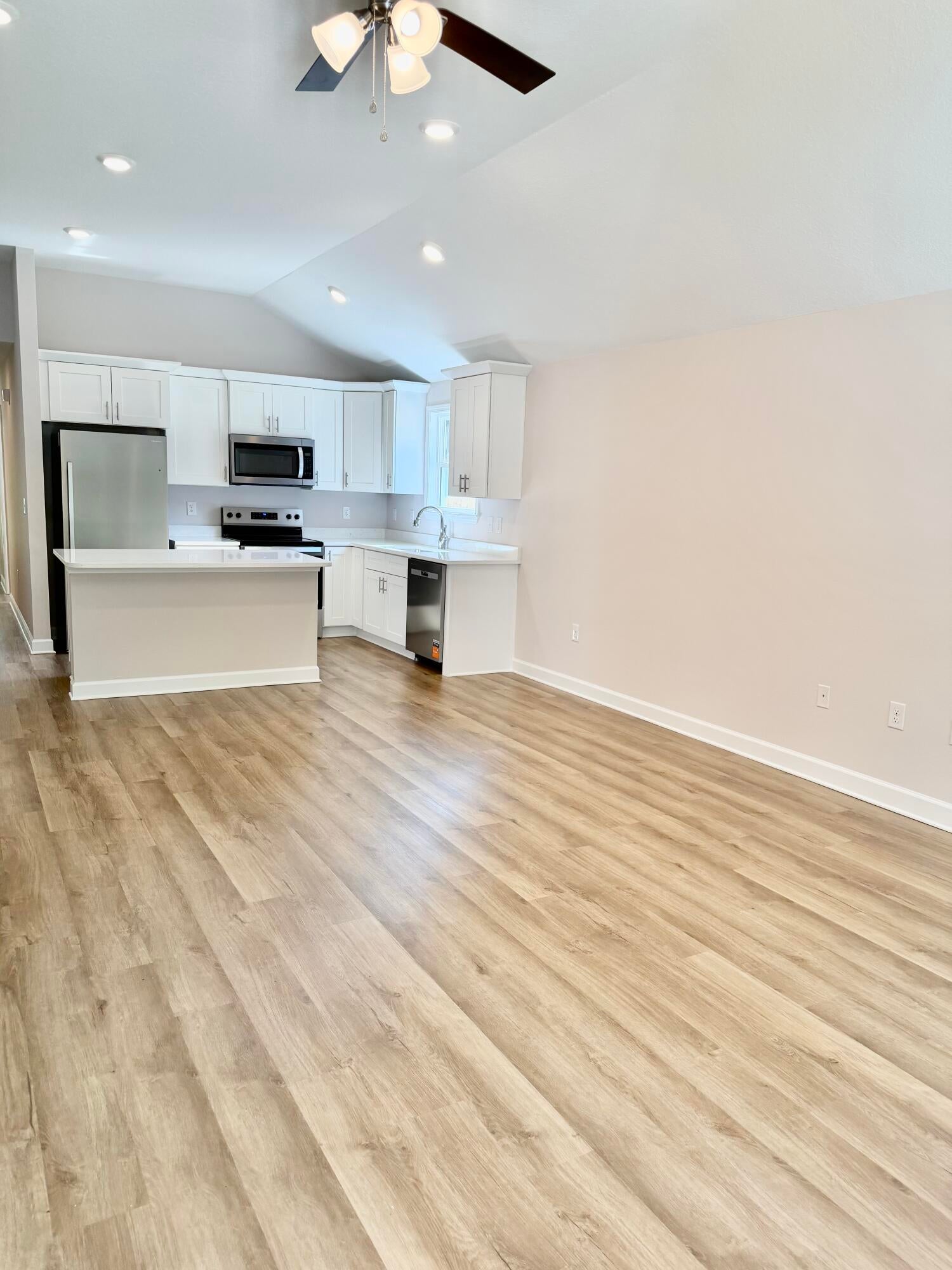 MORRIS ADDN TO CRESTVIEW - Residential Lease