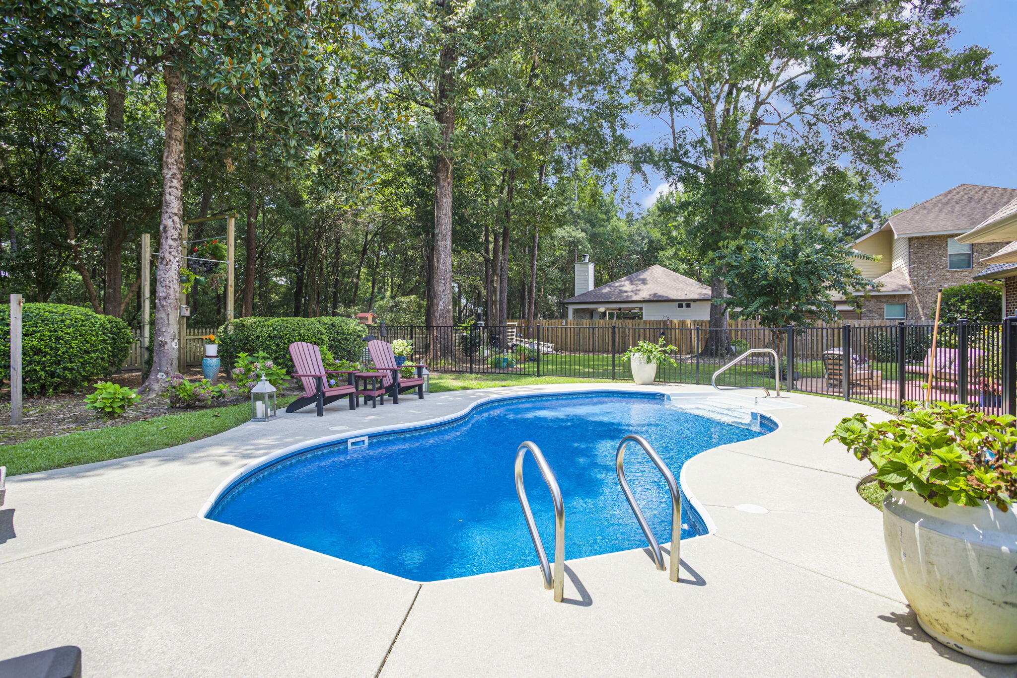 NATURES TRAIL - Residential