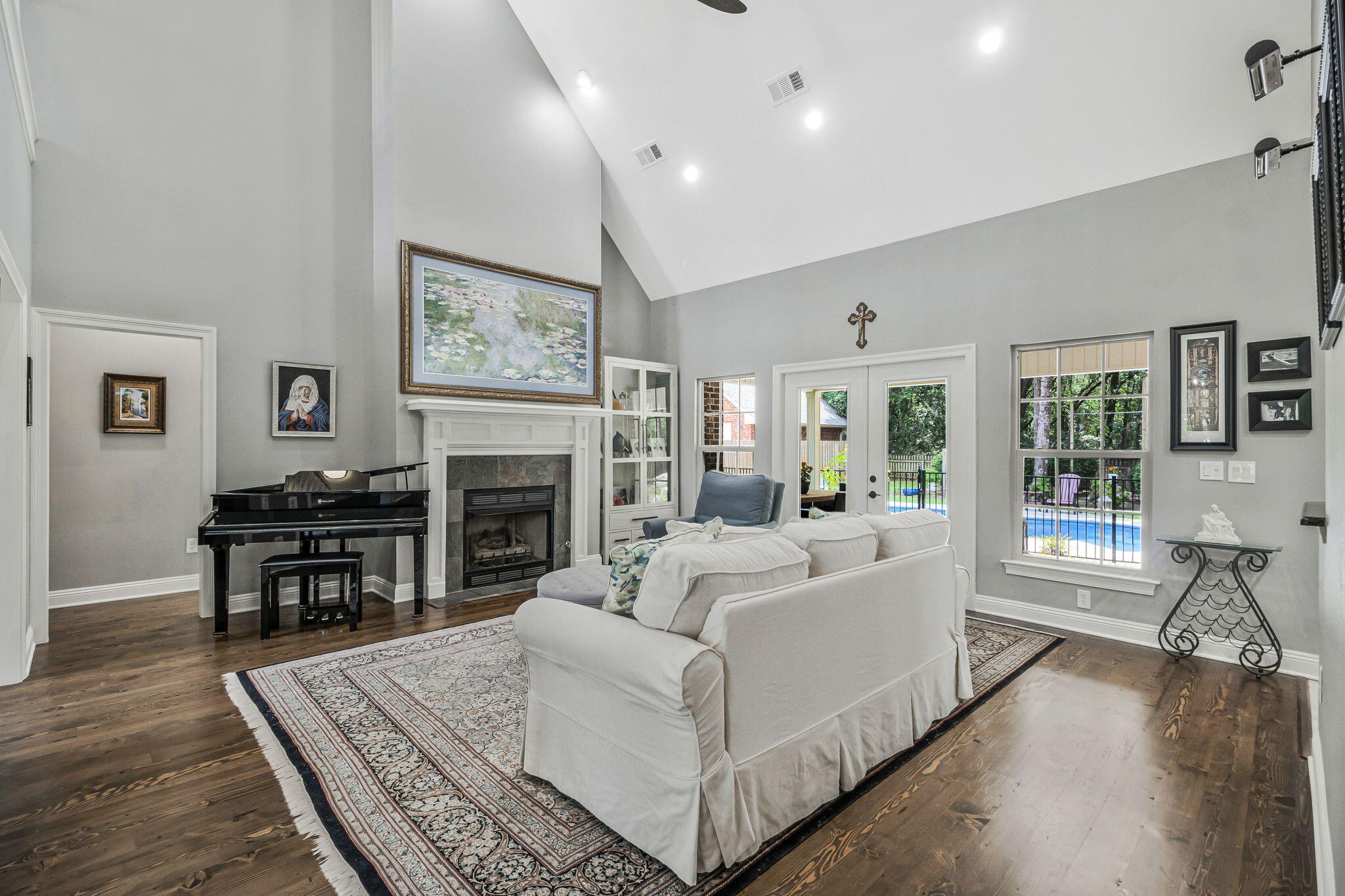NATURES TRAIL - Residential