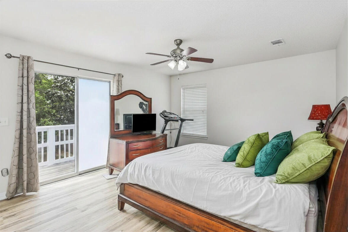 MEADOW WOODS - Residential