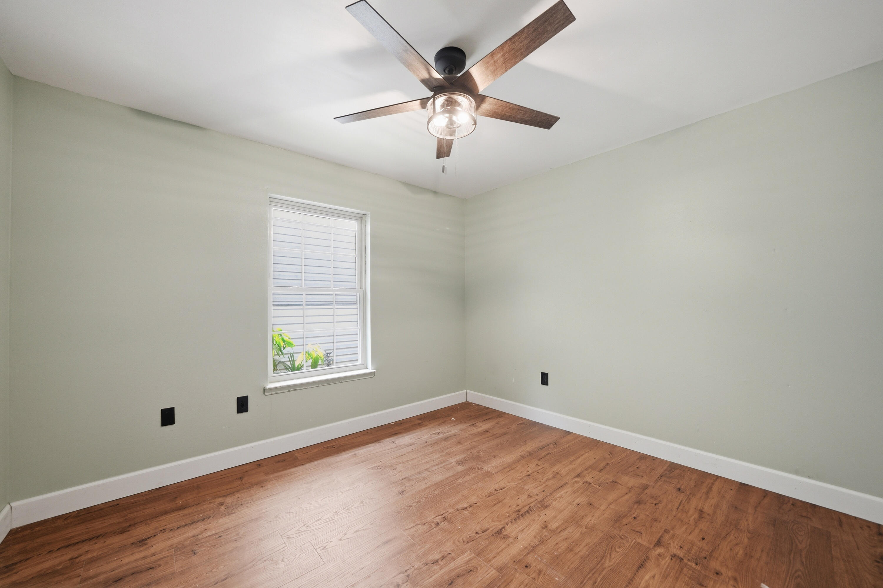 PINEWOOD ESTATES 2 - Residential Lease