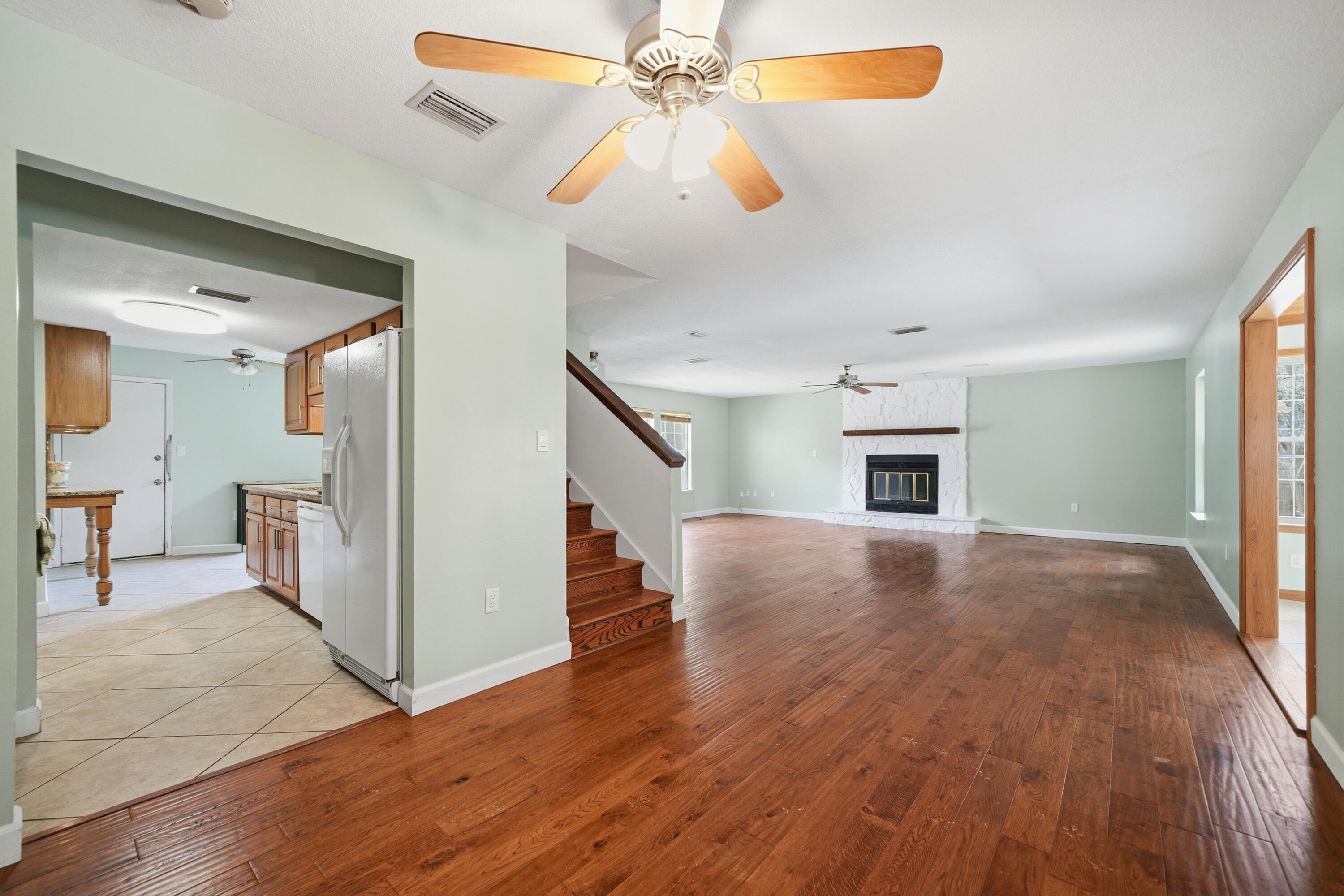 PINEWOOD ESTATES 2 - Residential Lease