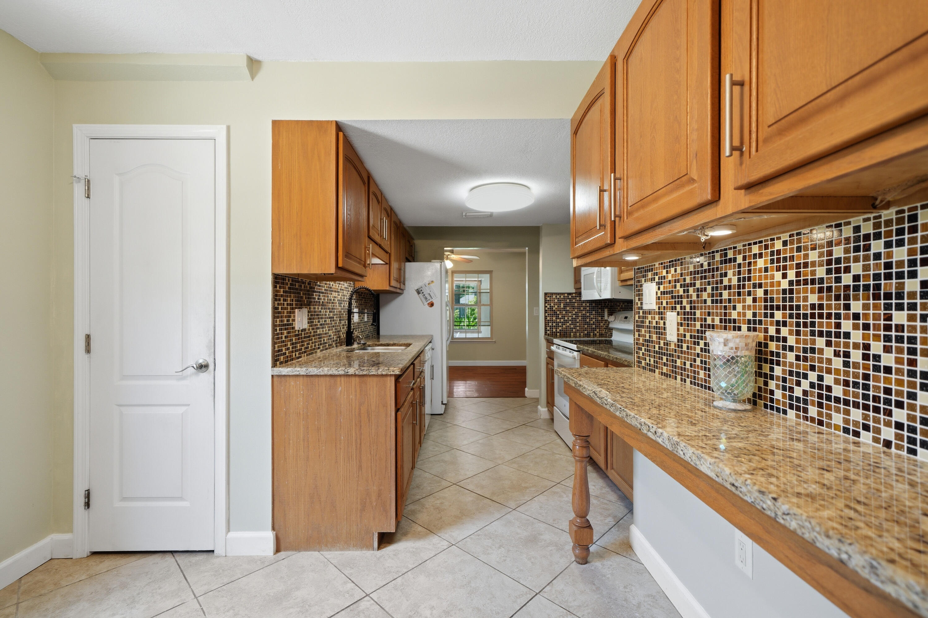PINEWOOD ESTATES 2 - Residential Lease