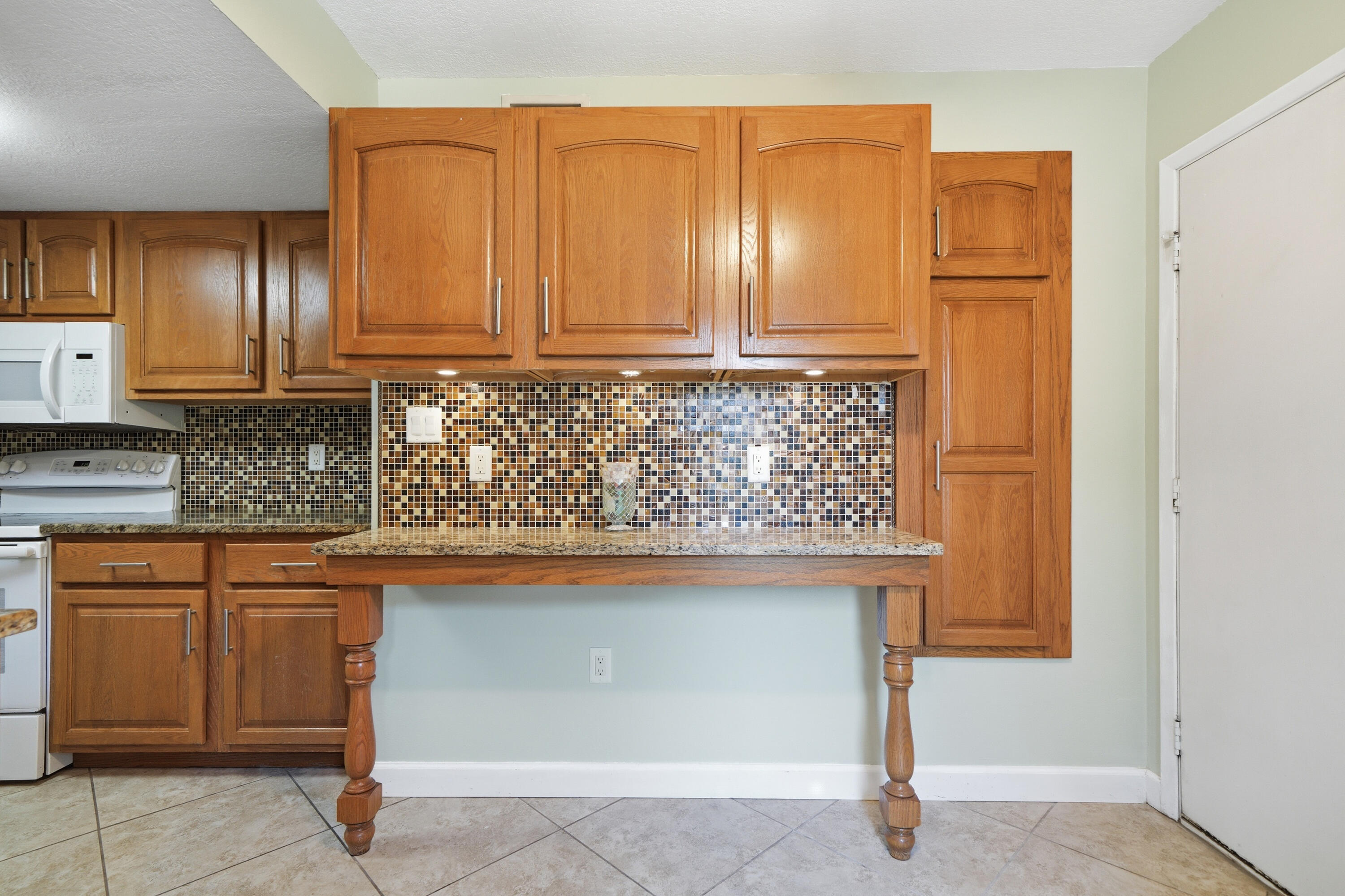 PINEWOOD ESTATES 2 - Residential Lease
