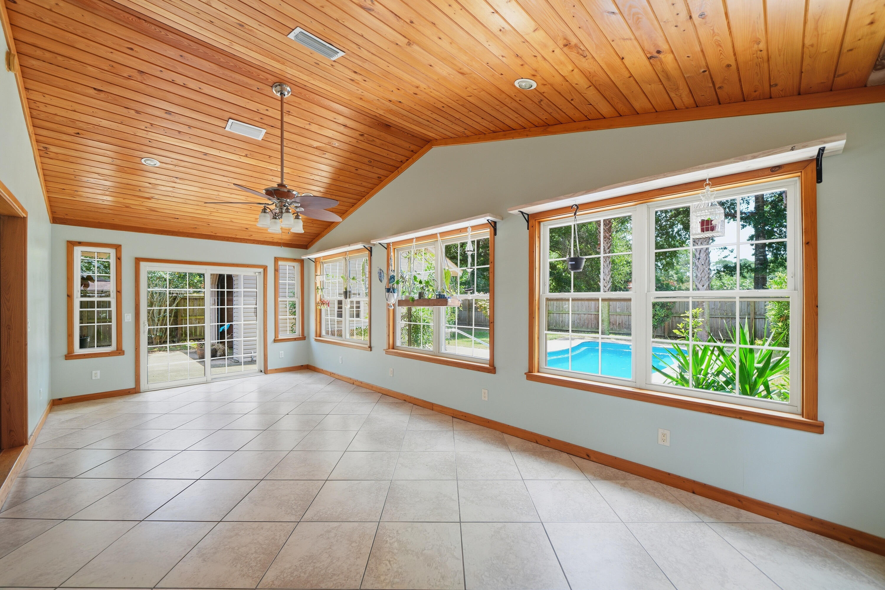 PINEWOOD ESTATES 2 - Residential Lease