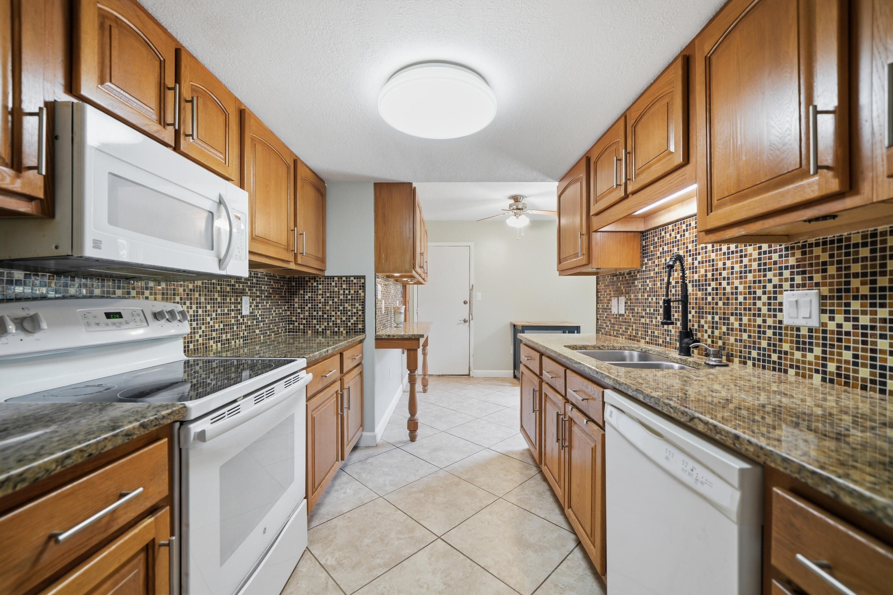 PINEWOOD ESTATES 2 - Residential Lease