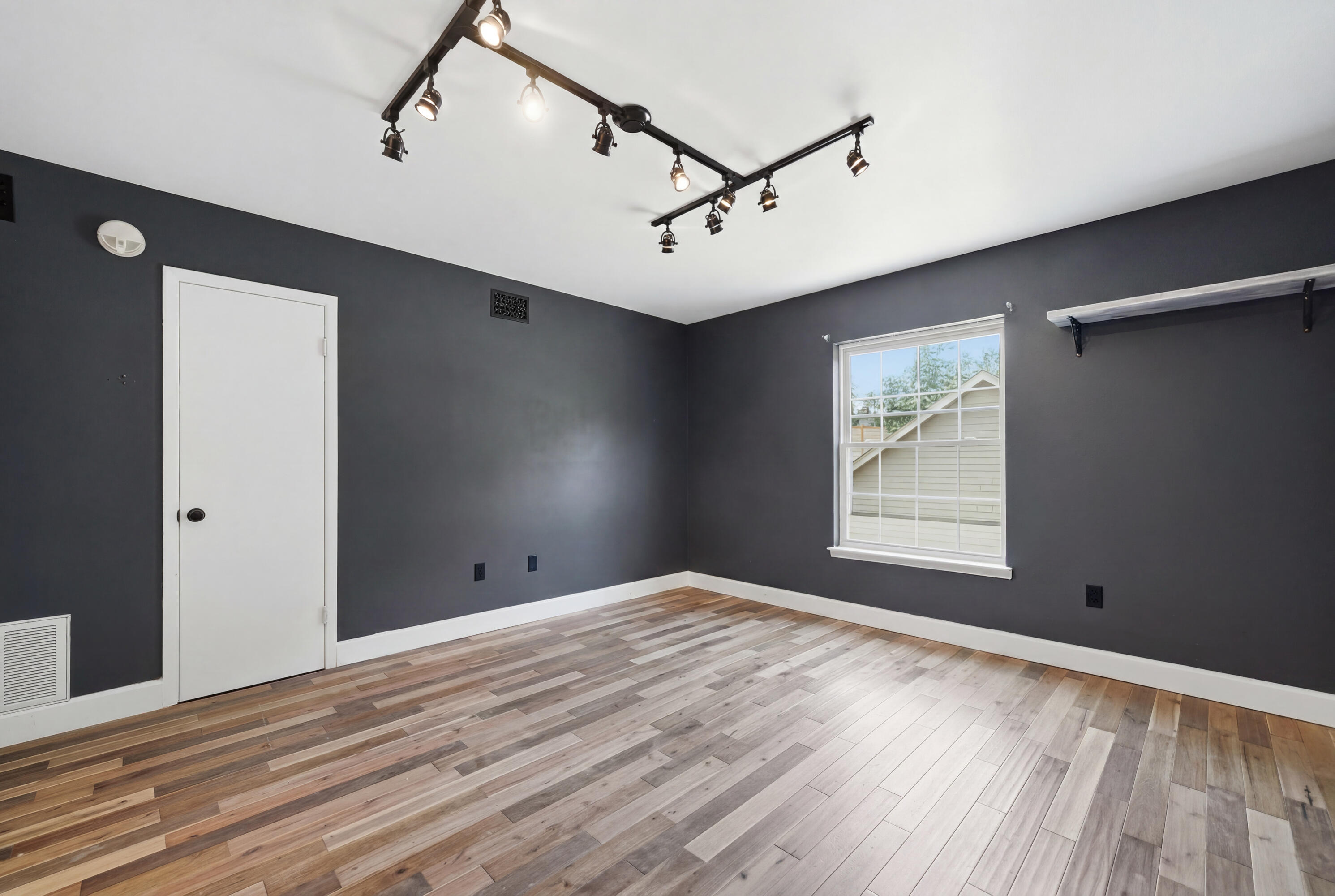 PINEWOOD ESTATES 2 - Residential Lease