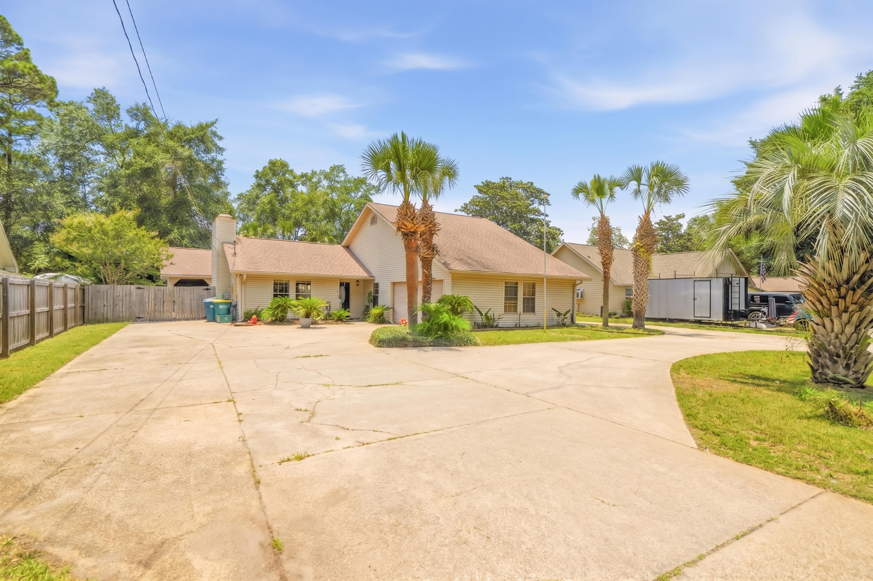 PINEWOOD ESTATES 2 - Residential Lease