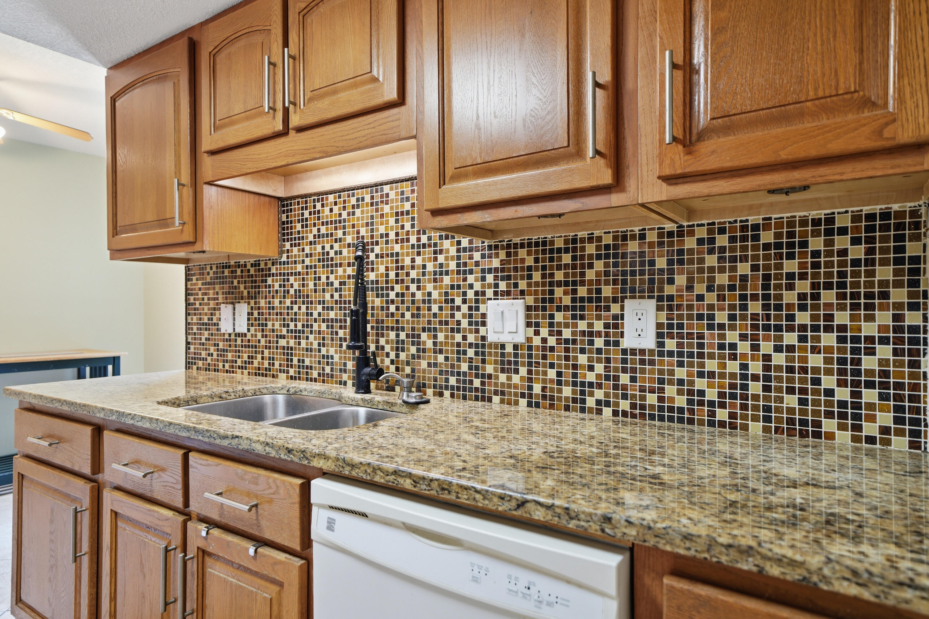 PINEWOOD ESTATES 2 - Residential Lease