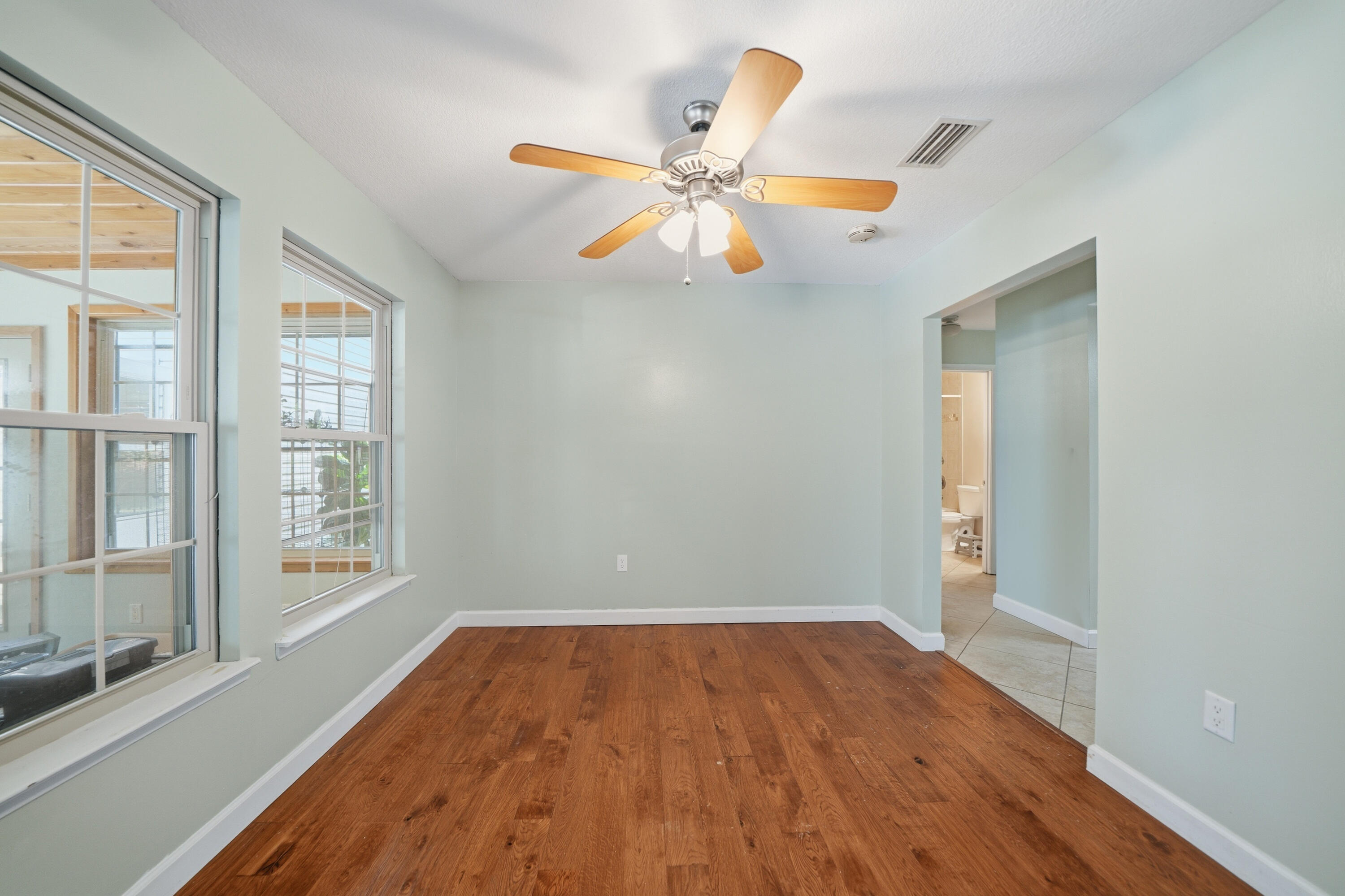 PINEWOOD ESTATES 2 - Residential Lease