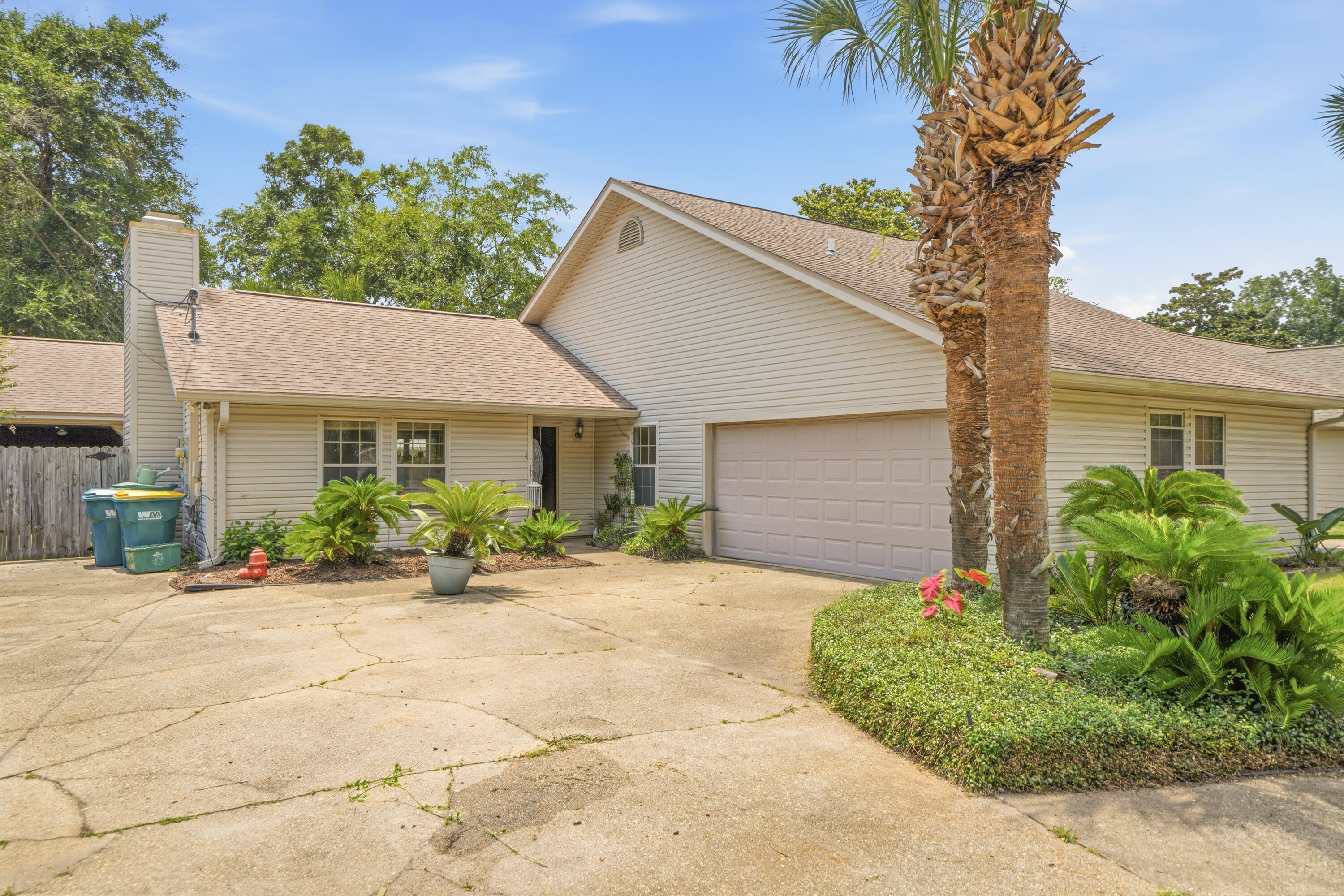 PINEWOOD ESTATES 2 - Residential Lease