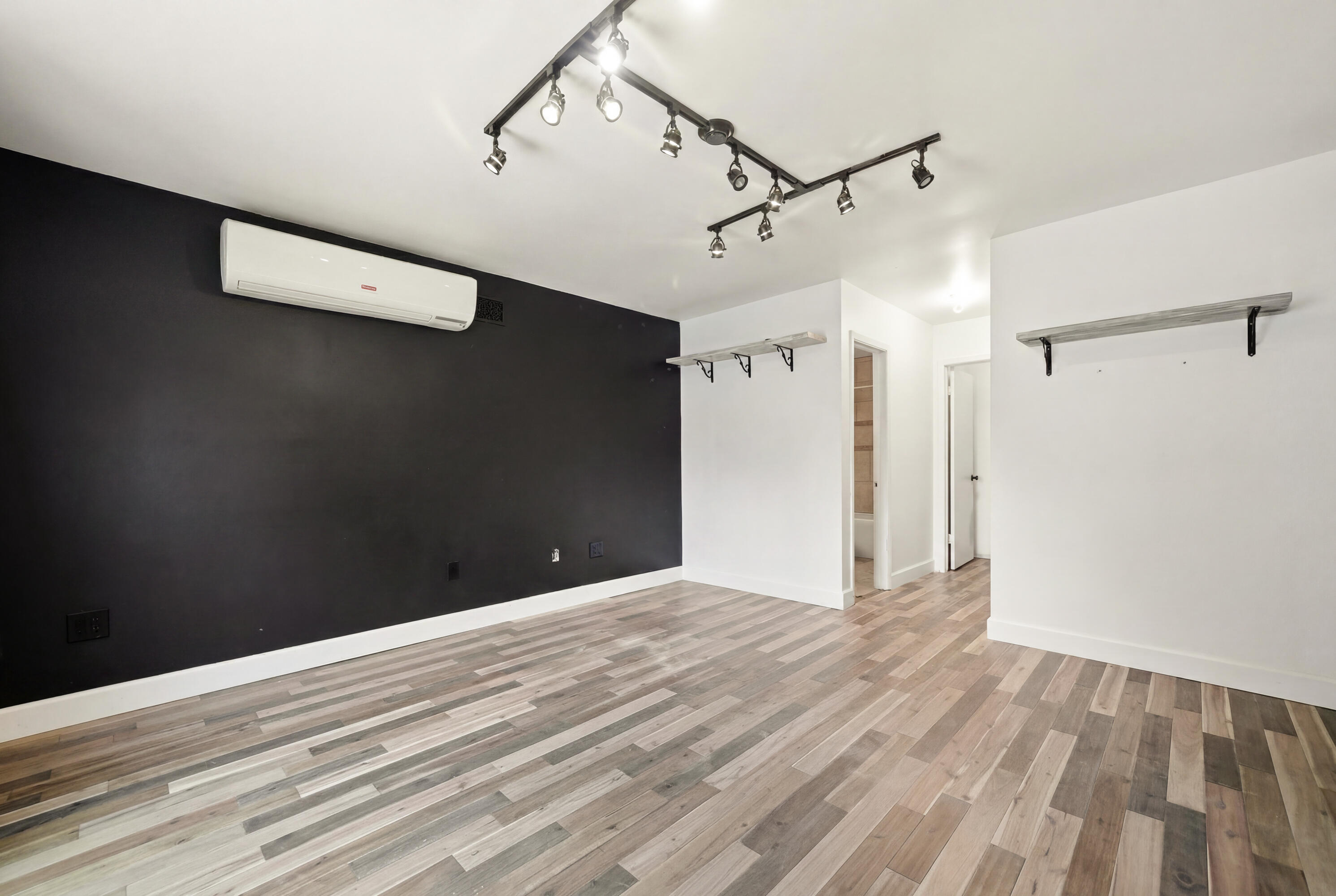 PINEWOOD ESTATES 2 - Residential Lease