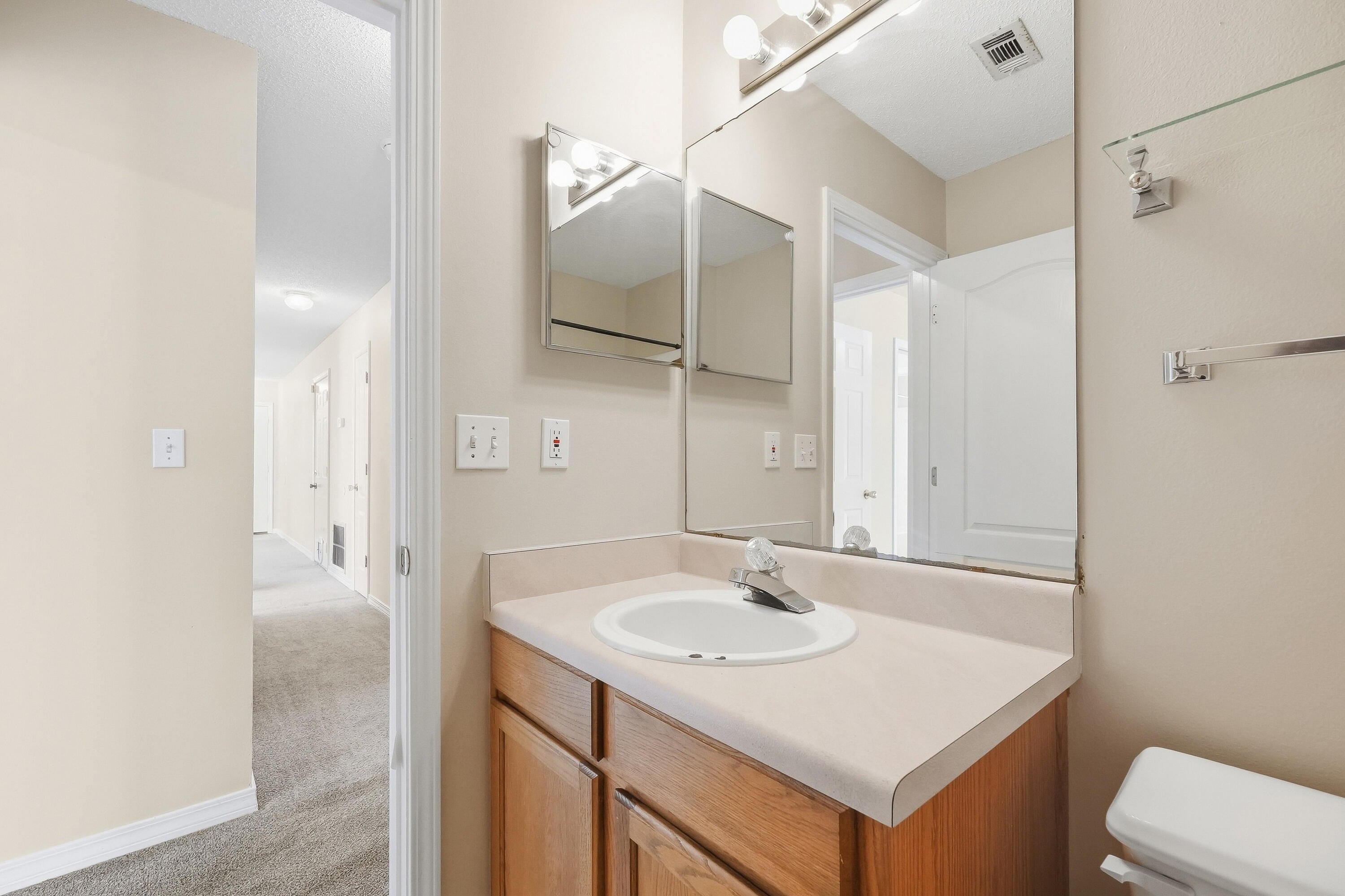 OLD TOWN PH 1 - Residential Lease