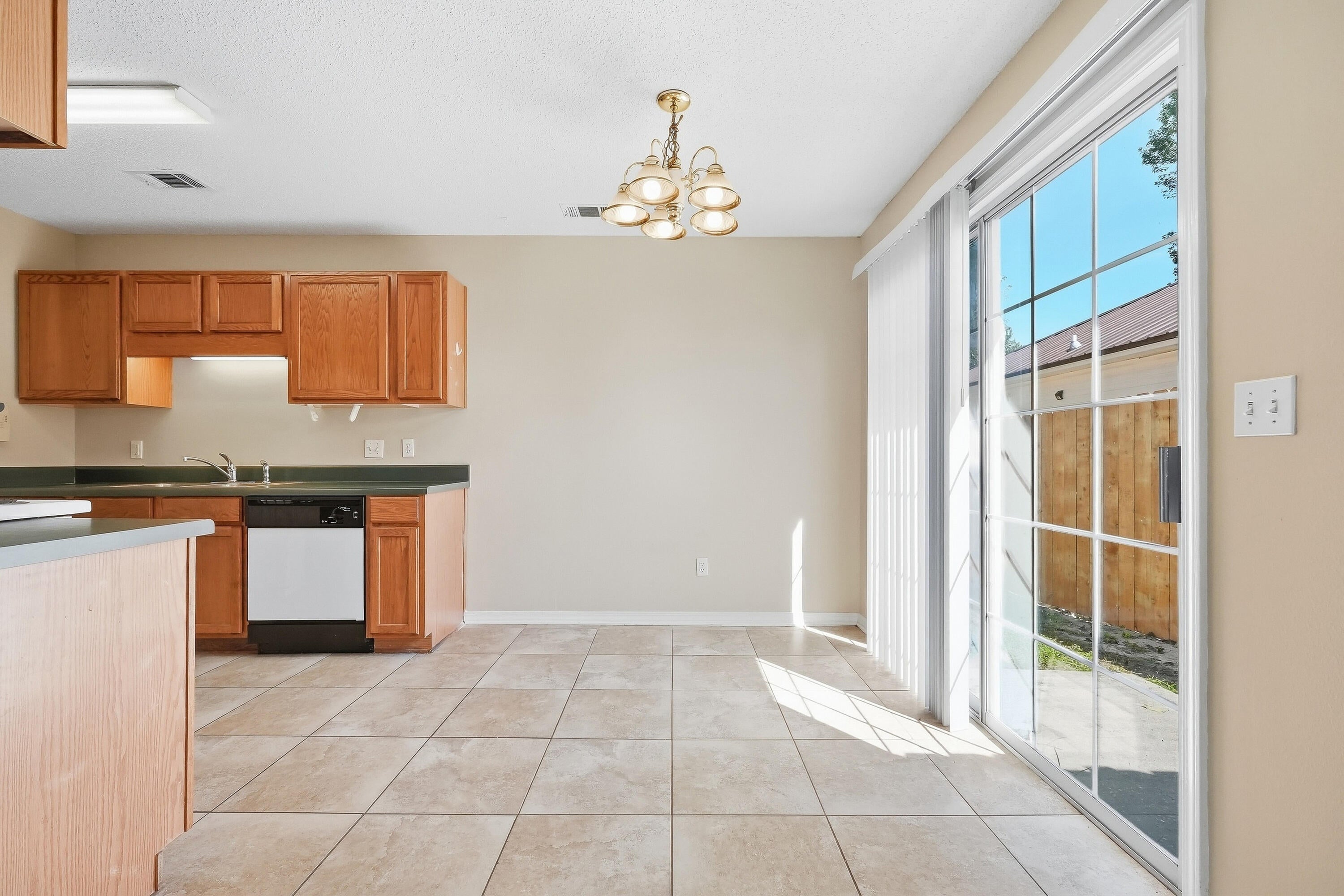 OLD TOWN PH 1 - Residential Lease