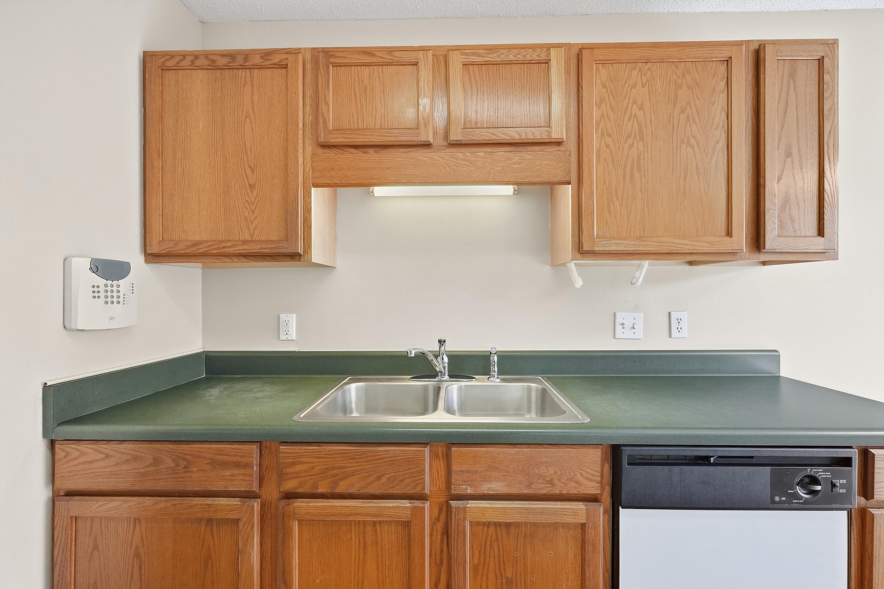OLD TOWN PH 1 - Residential Lease